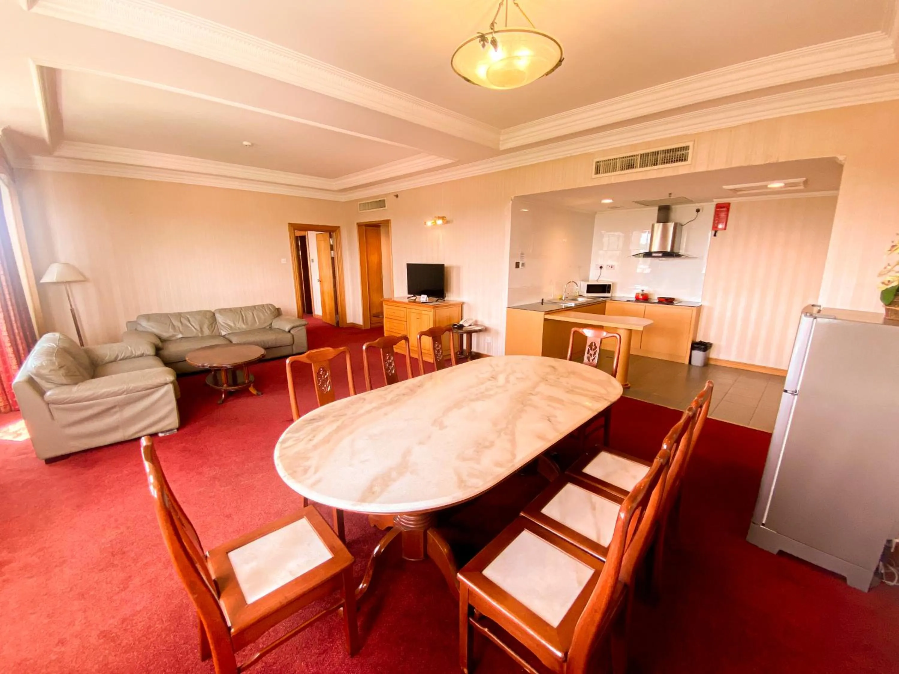 Dining area in Parkview Hotel