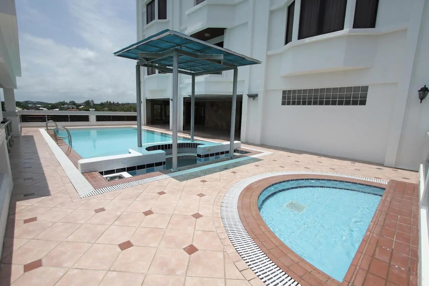 Swimming pool in Parkview Hotel Swimming pool in Parkview Hotel