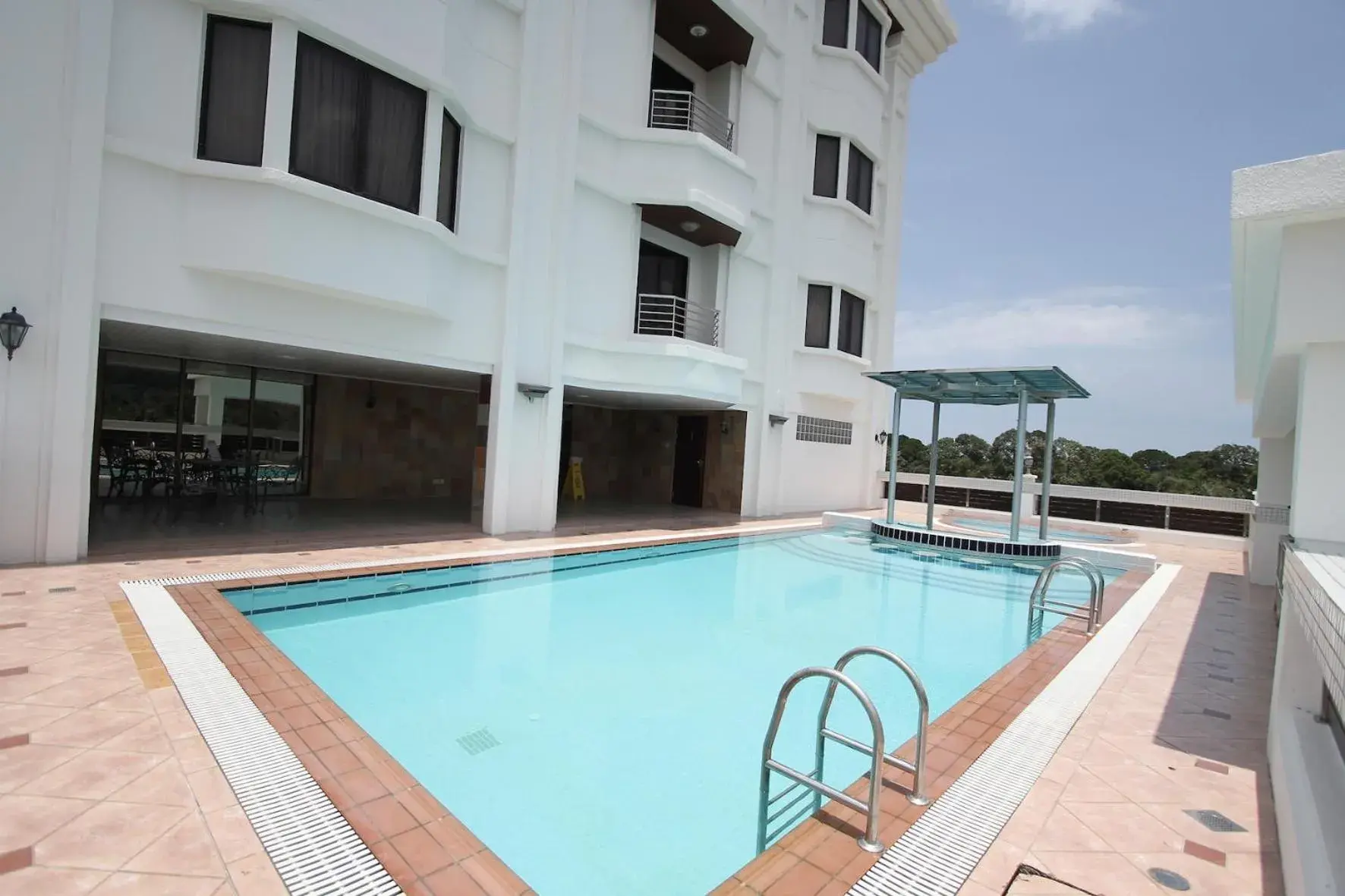 Swimming pool in Parkview Hotel Swimming pool in Parkview Hotel
