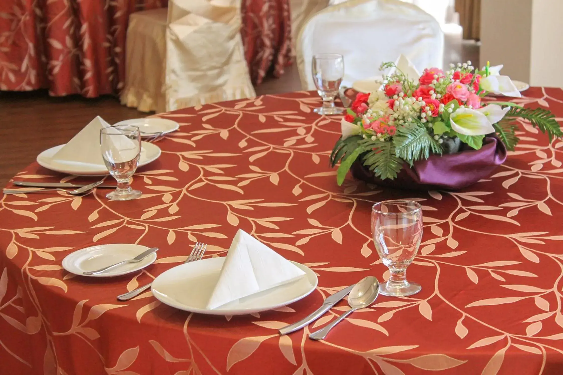 Restaurant/places to eat in Parkview Hotel Restaurant/places to eat in Parkview Hotel