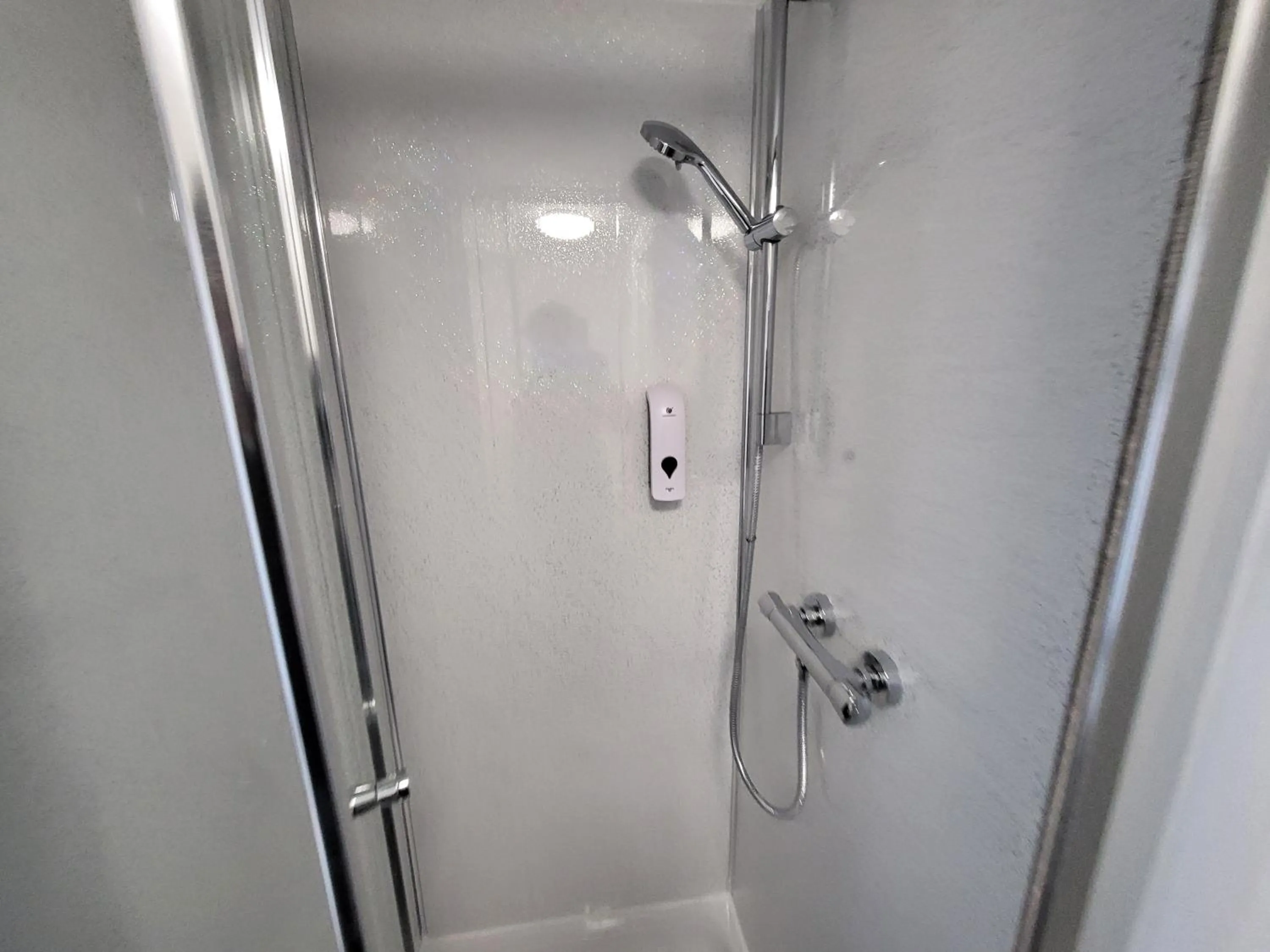 Shower in Premier Studios Nottingham - Tring Vale