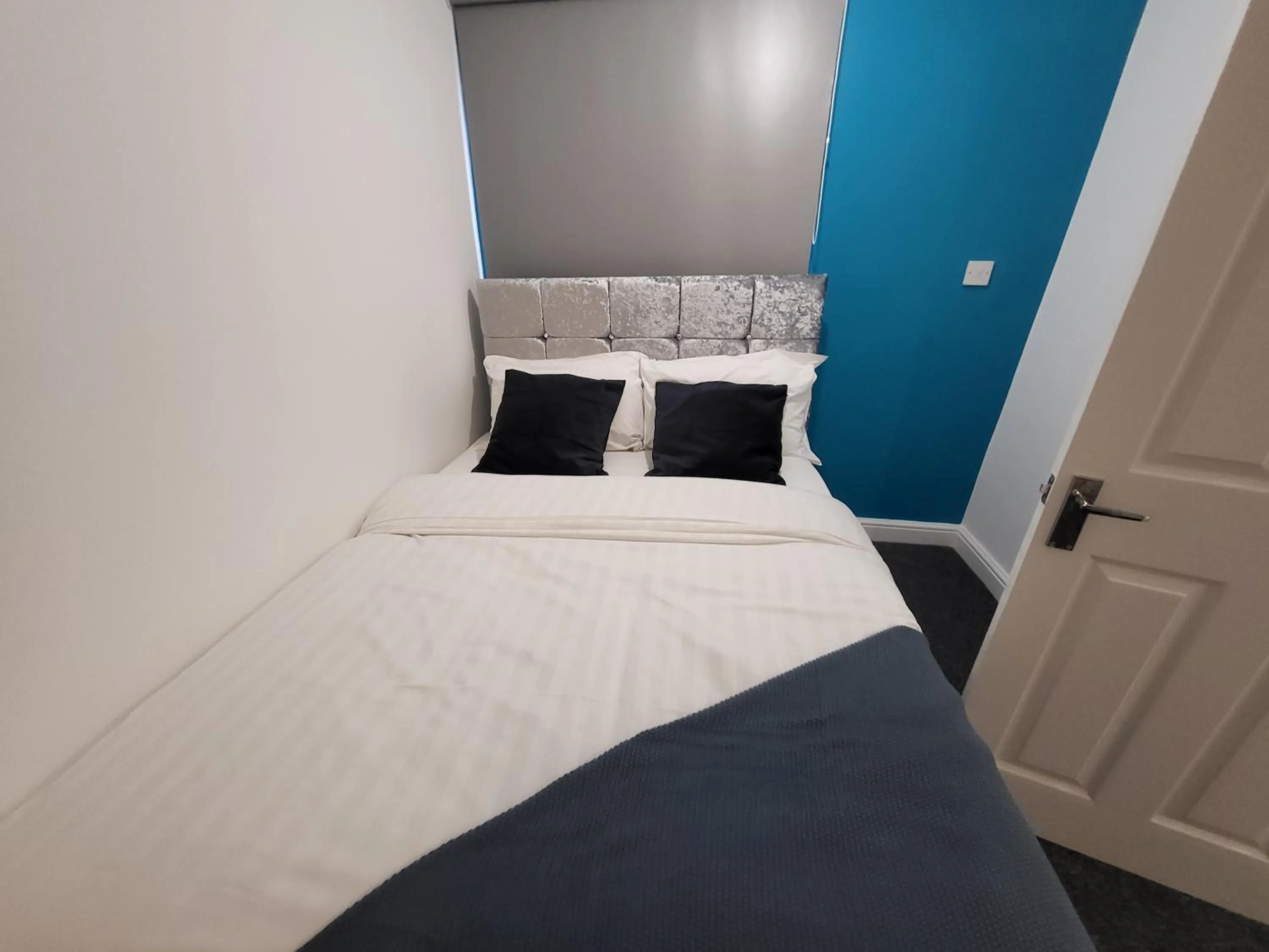 Bed in Premier Studios Nottingham - Tring Vale