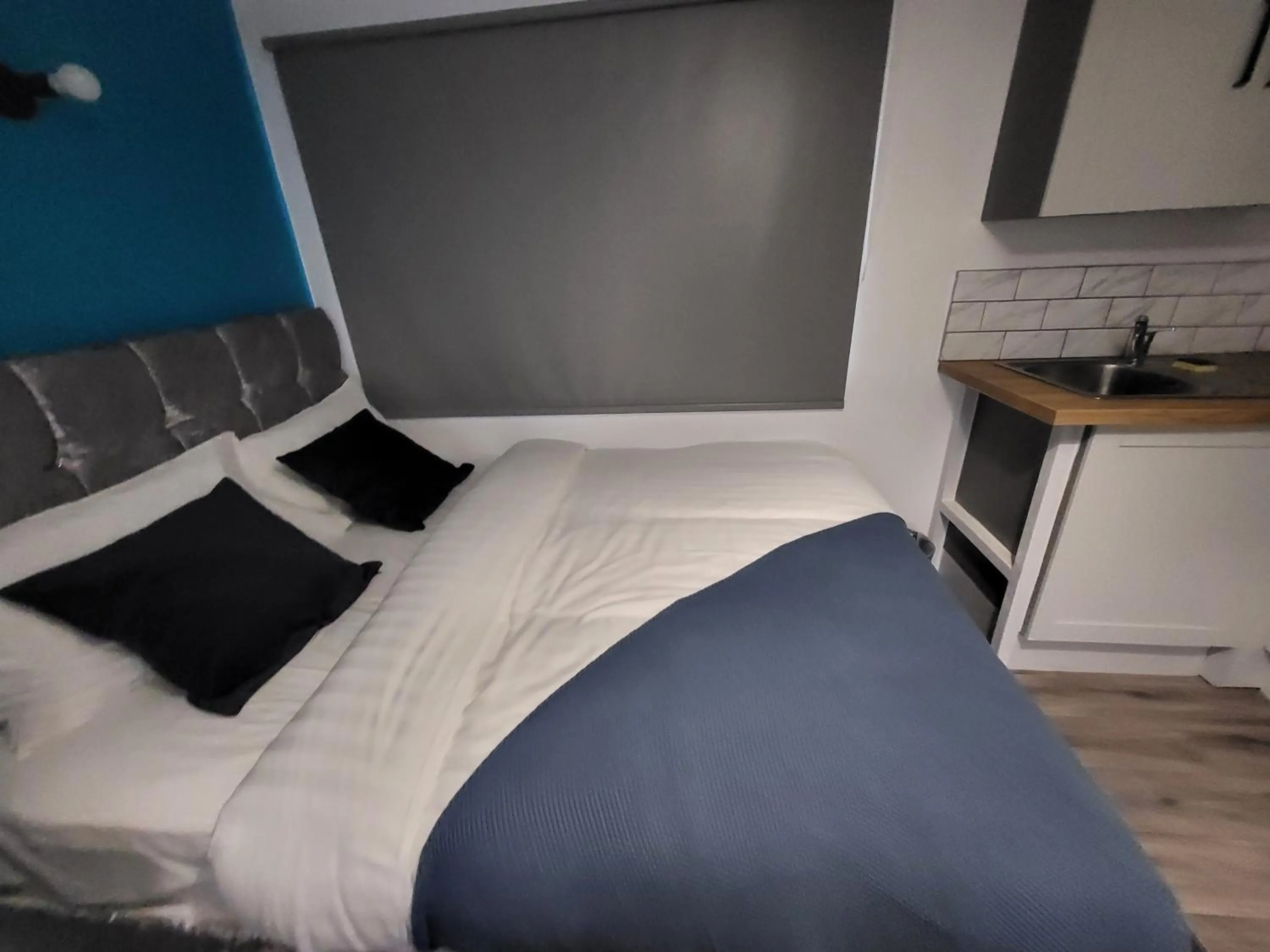 Bed in Premier Studios Nottingham - Tring Vale