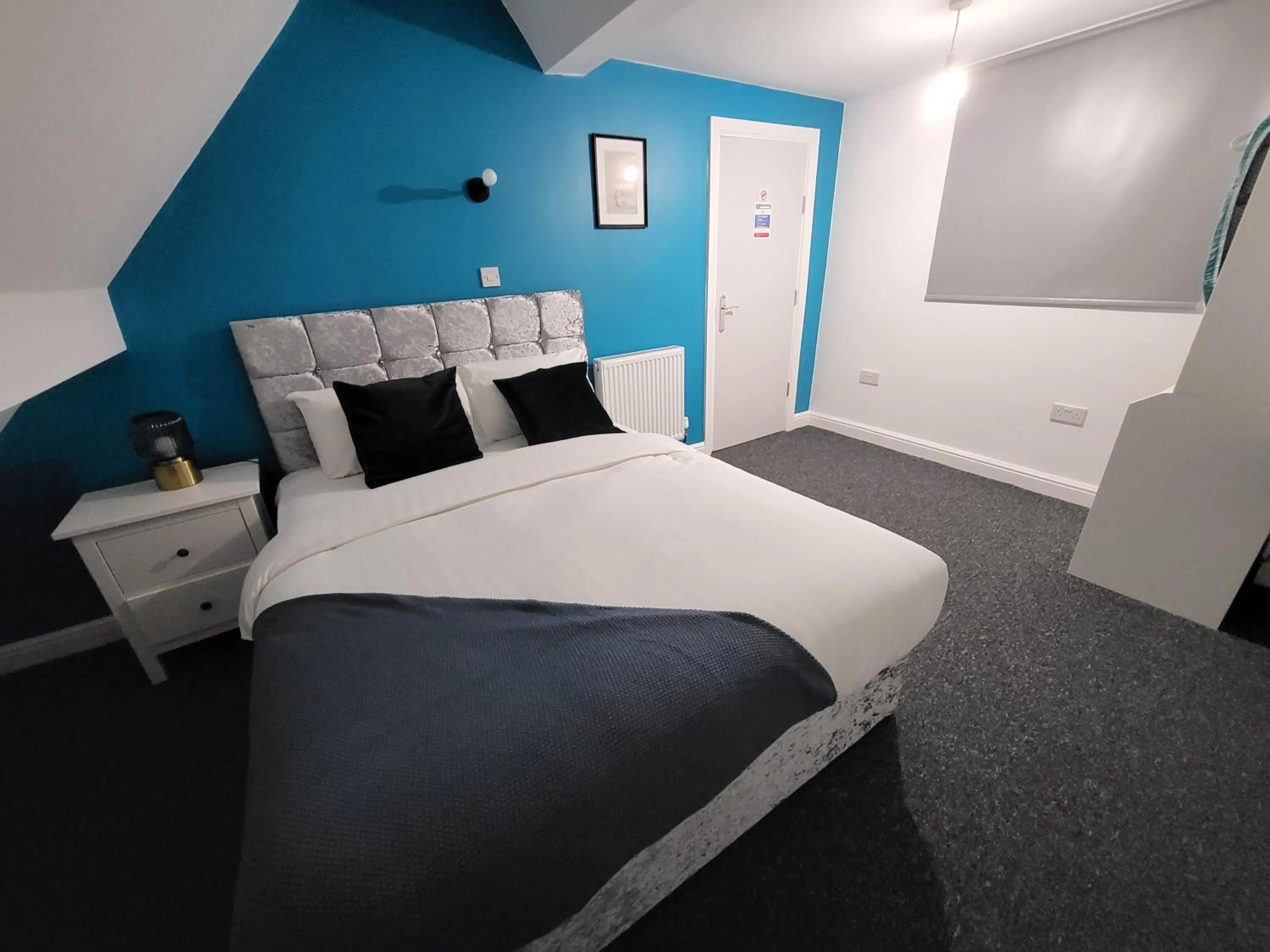 Bed in Premier Studios Nottingham - Tring Vale