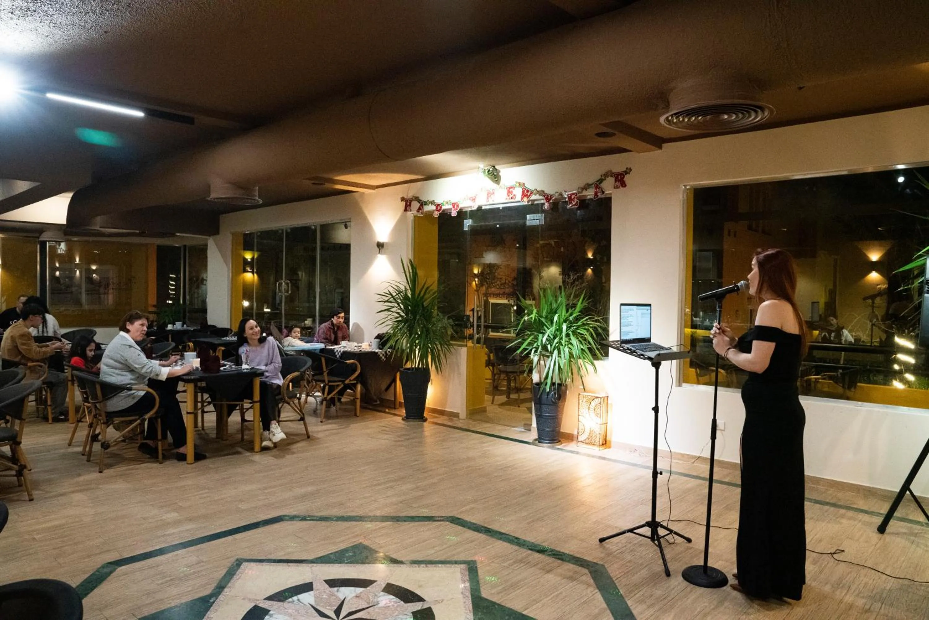 Restaurant/places to eat in Al-Dora Beach Resort