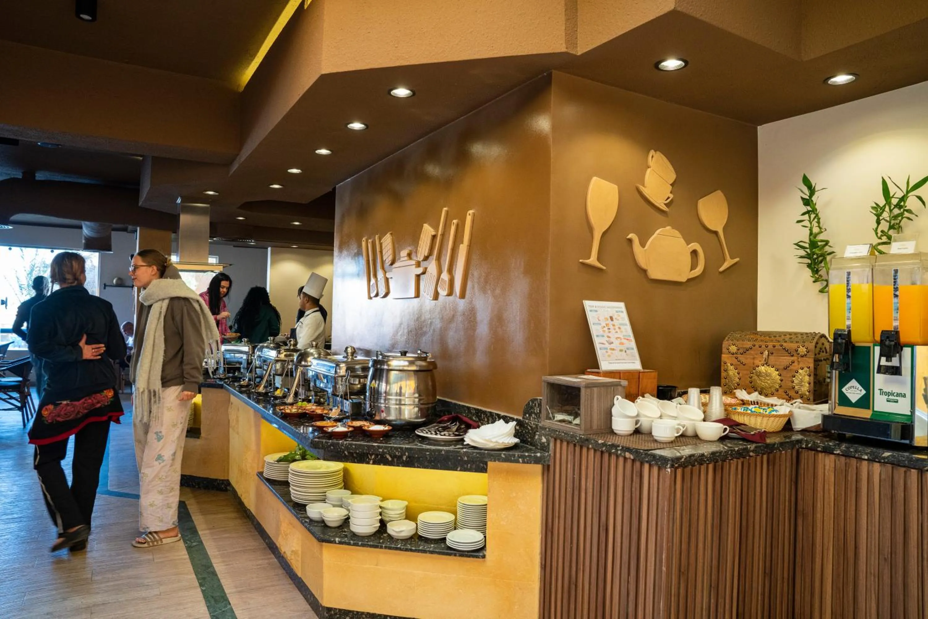 Restaurant/places to eat in Al-Dora Beach Resort