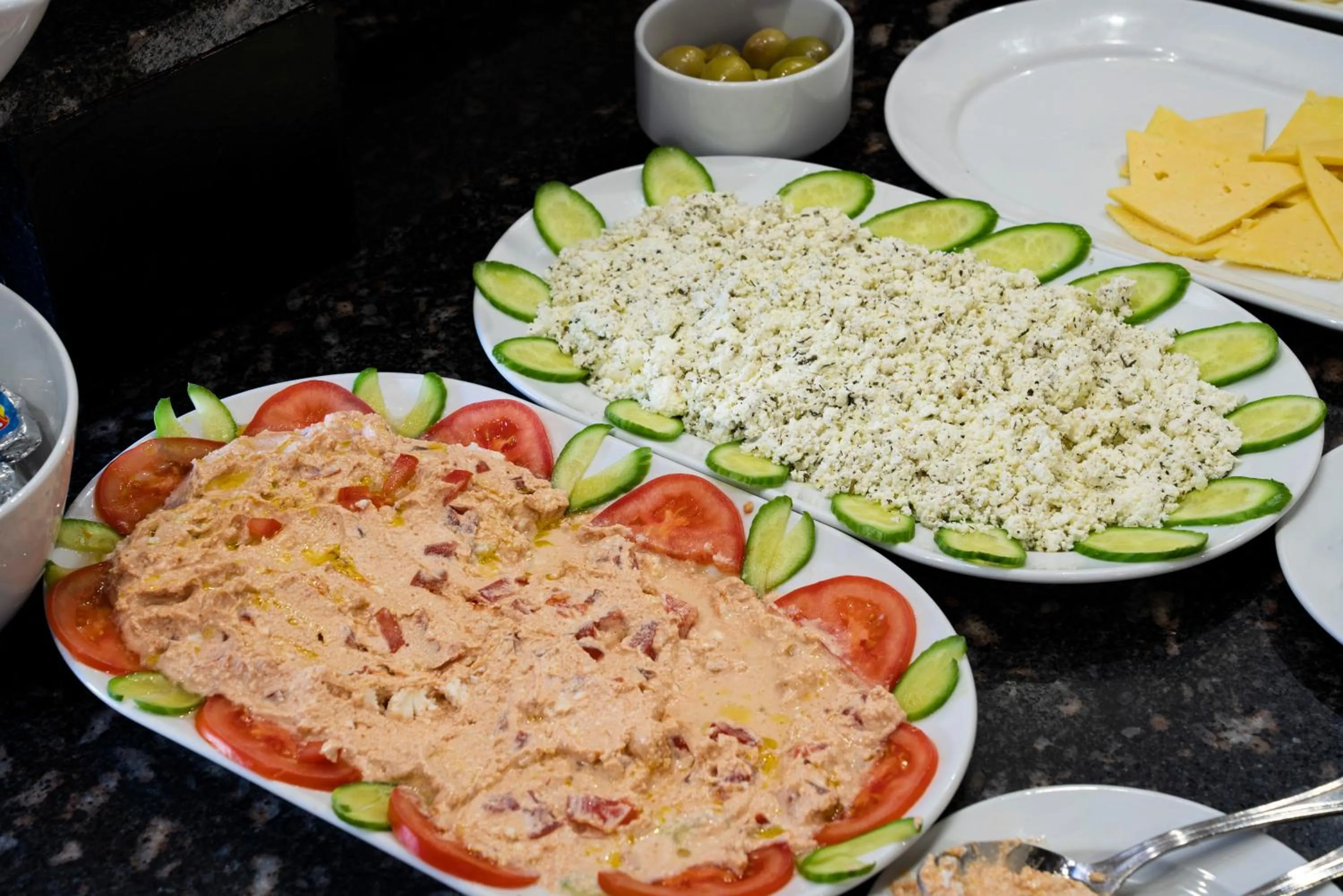 Food and drinks in Al-Dora Beach Resort