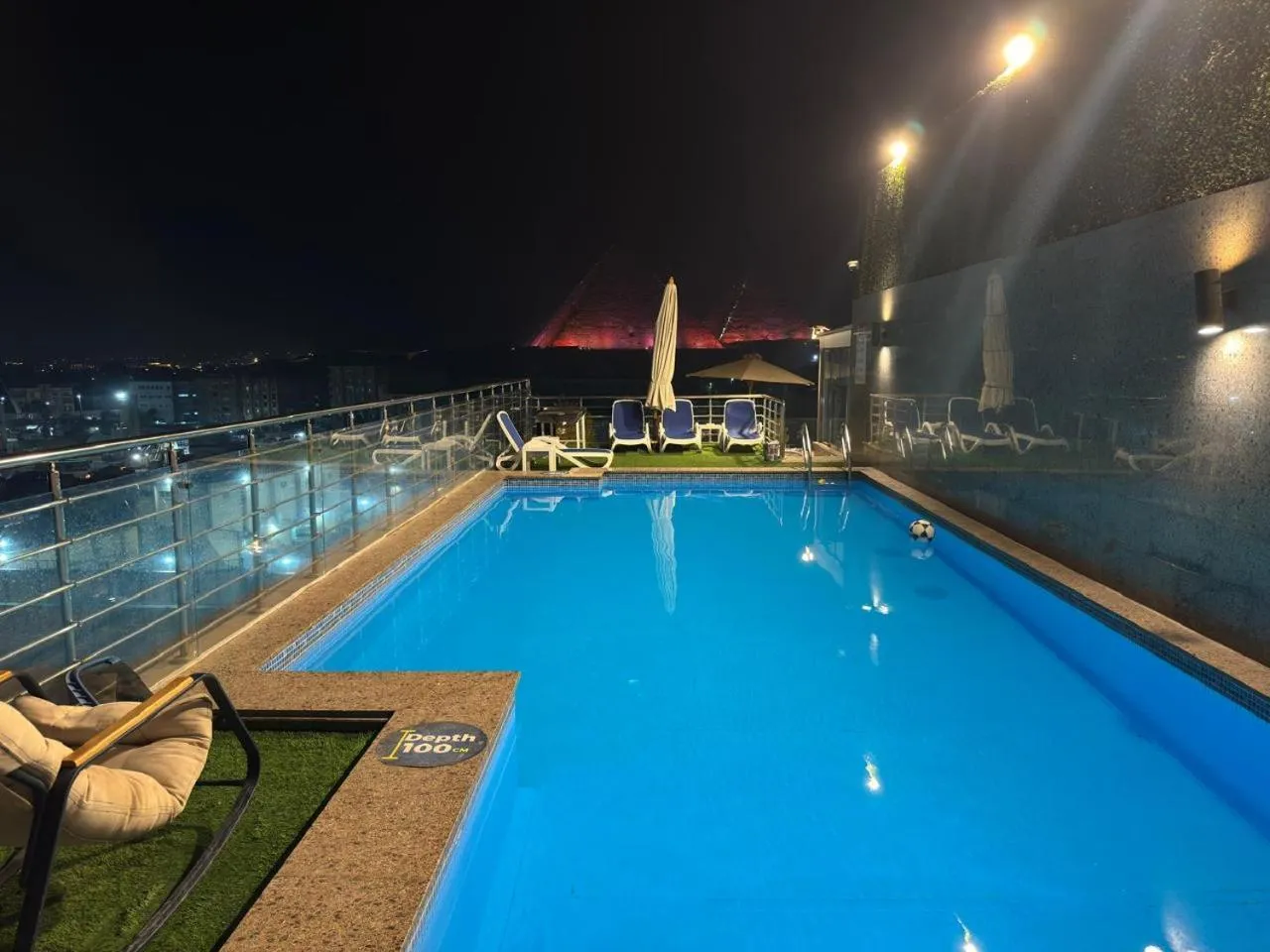 Pyramids Charm Hotel