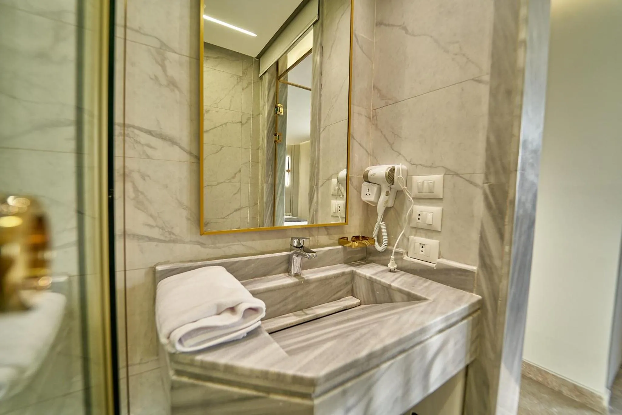 Deluxe Double Room with Balcony in Pyramids Charm Hotel