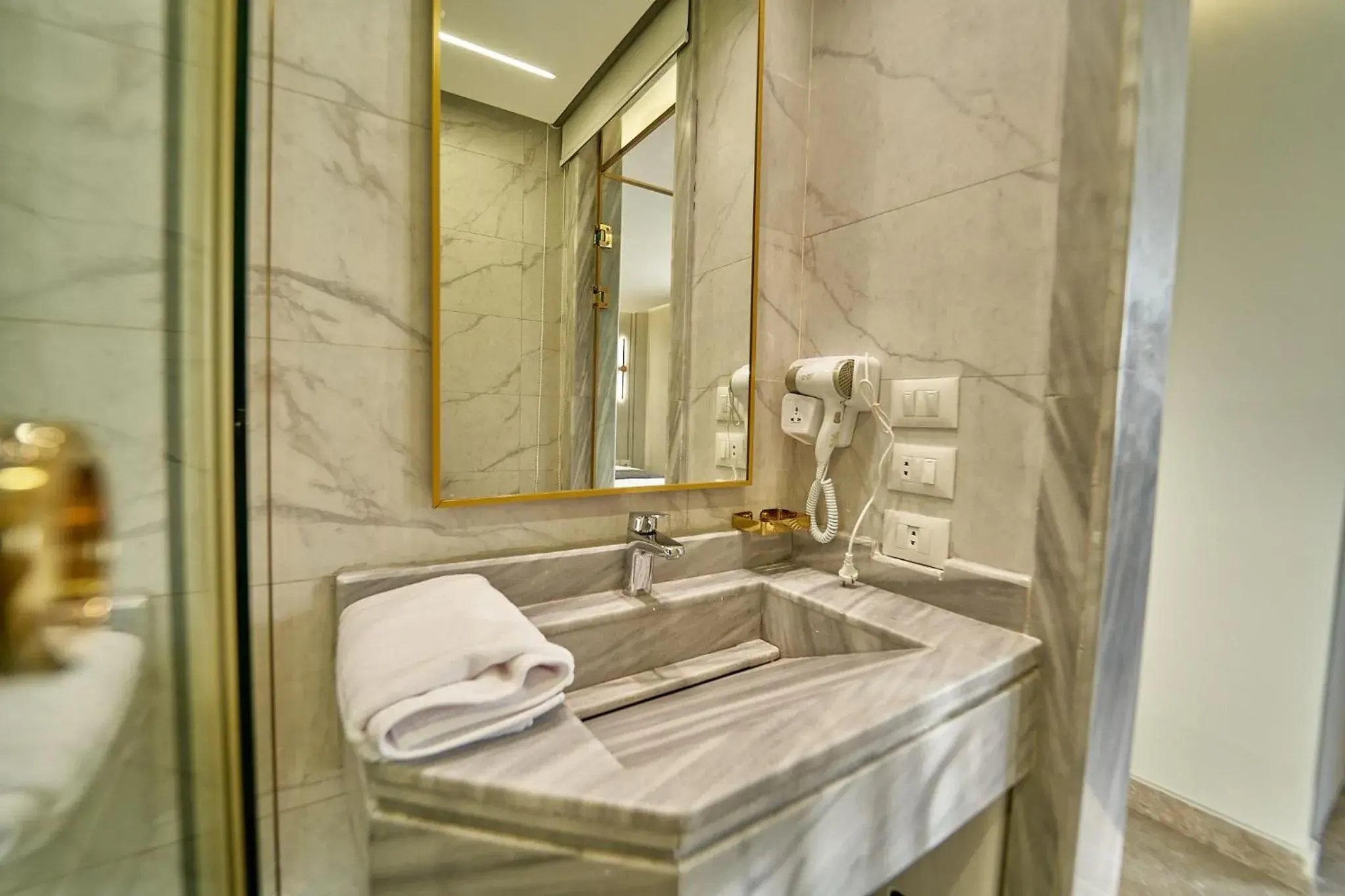Deluxe Double Room with Balcony in Pyramids Charm Hotel Deluxe Double Room with Balcony in Pyramids Charm Hotel