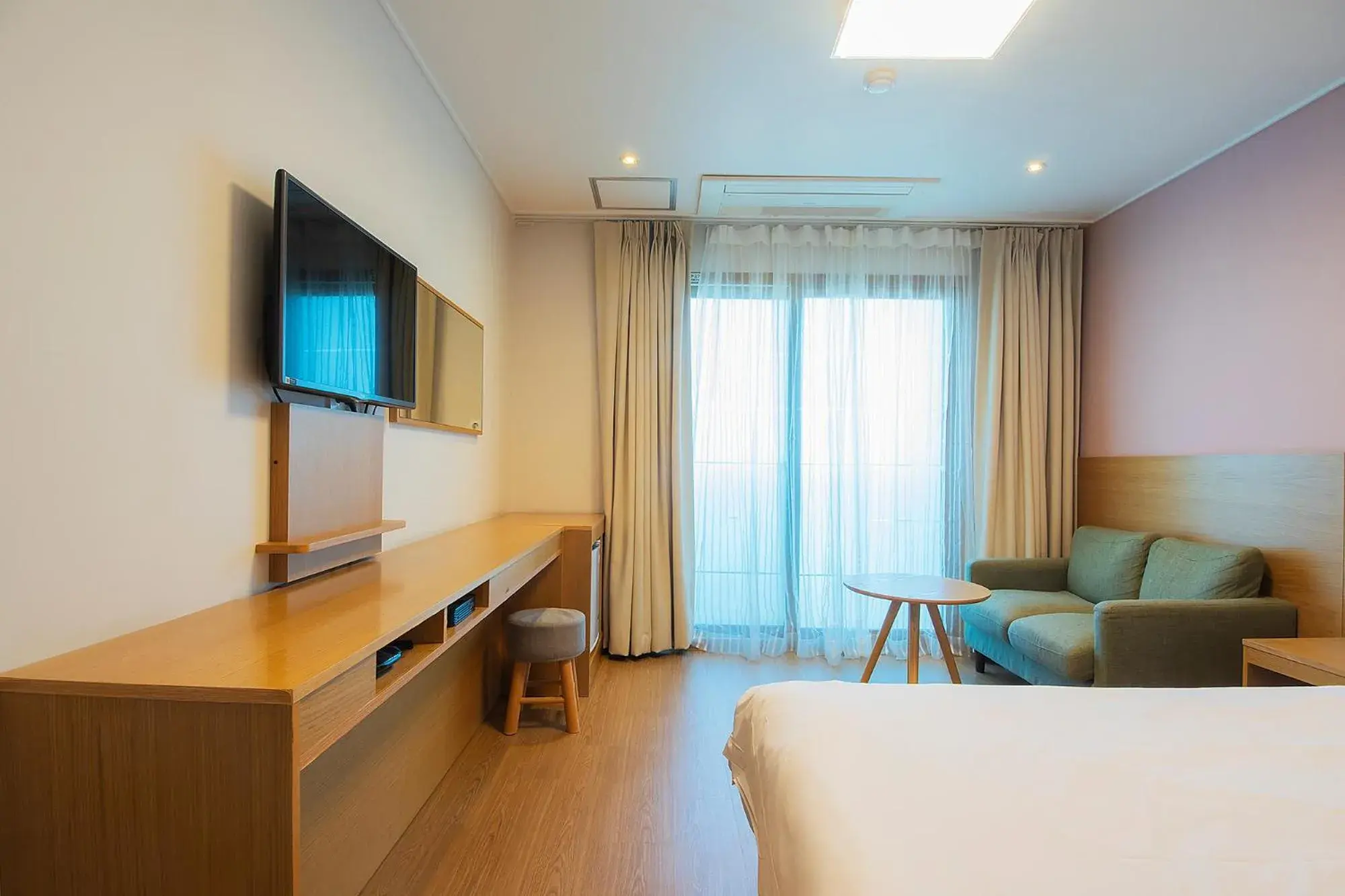 Bed in Sims Hotel Bed in Sims Hotel