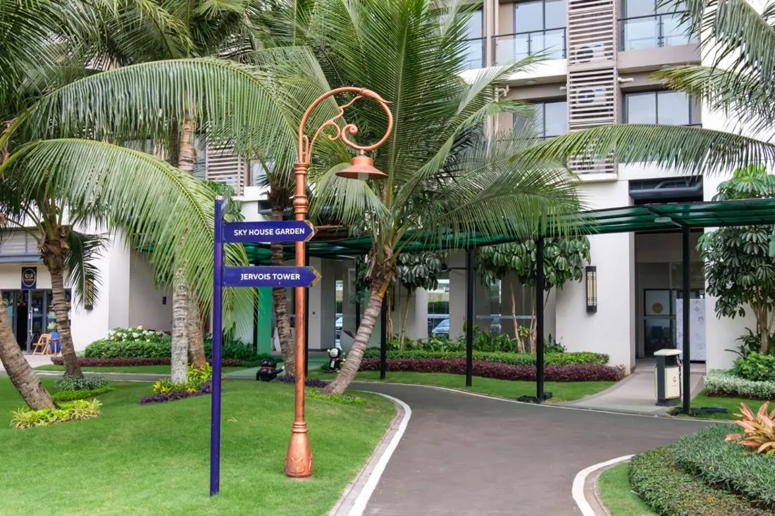 Arka by TwoSpaces Studio @Skyhouse Apartment