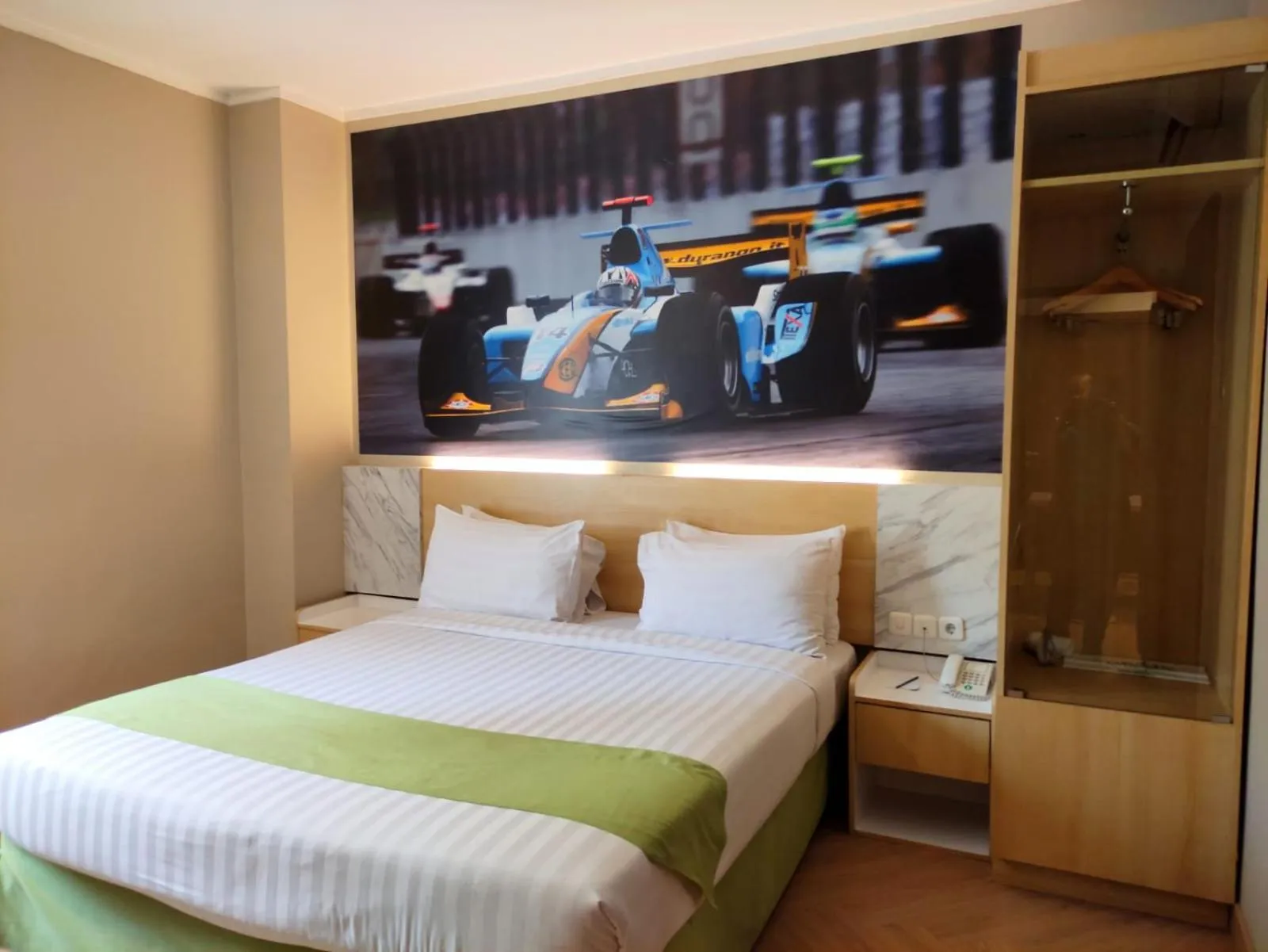 Bed in Lorin Syariah Hotel Sentul