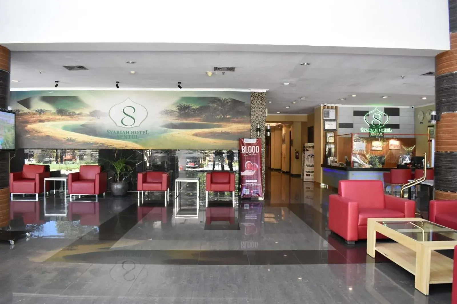 Lobby or reception in Lorin Syariah Hotel Sentul Lobby or reception in Lorin Syariah Hotel Sentul