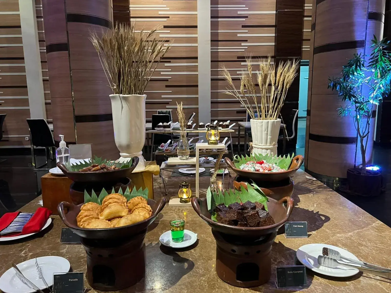 Food and drinks in Lorin Syariah Hotel Sentul Food and drinks in Lorin Syariah Hotel Sentul