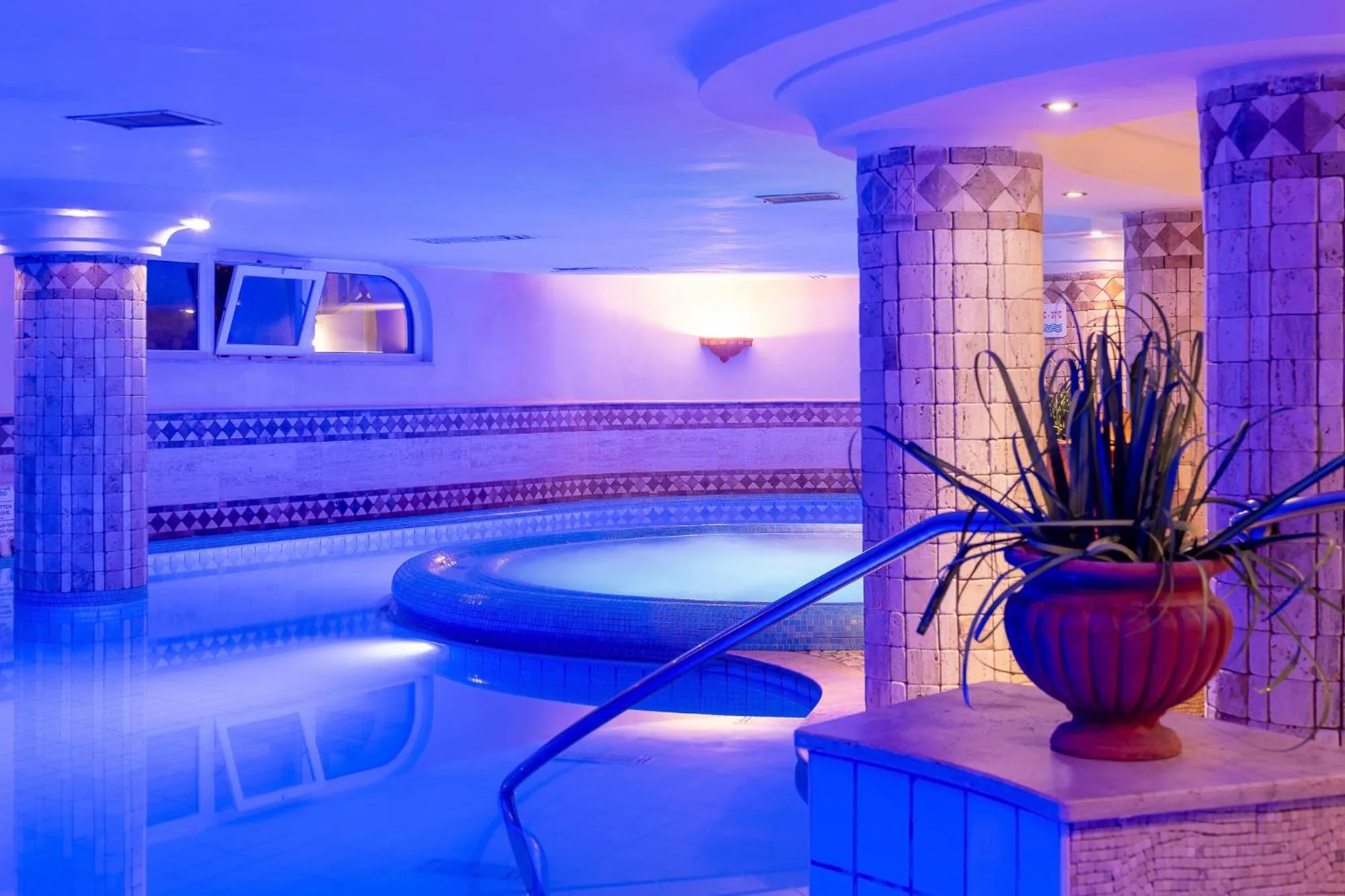 Hot Tub in Hotel Terme Tritone Resort & Spa