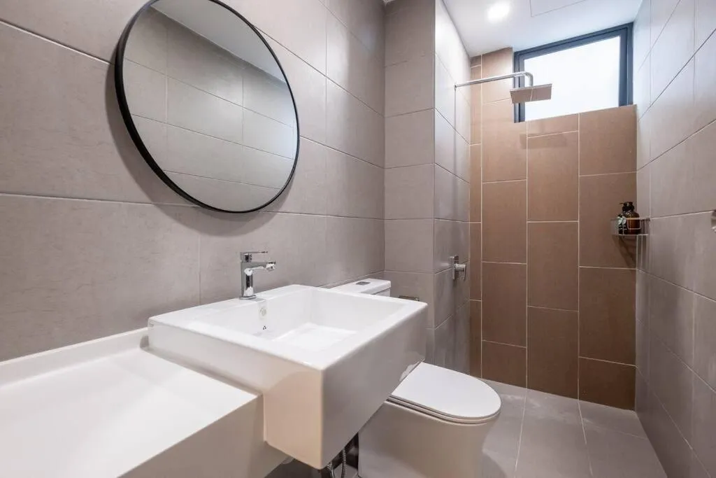 Bathroom in Blissful Cottage@FeelHome/2BR,7pax,MRT 中文房东