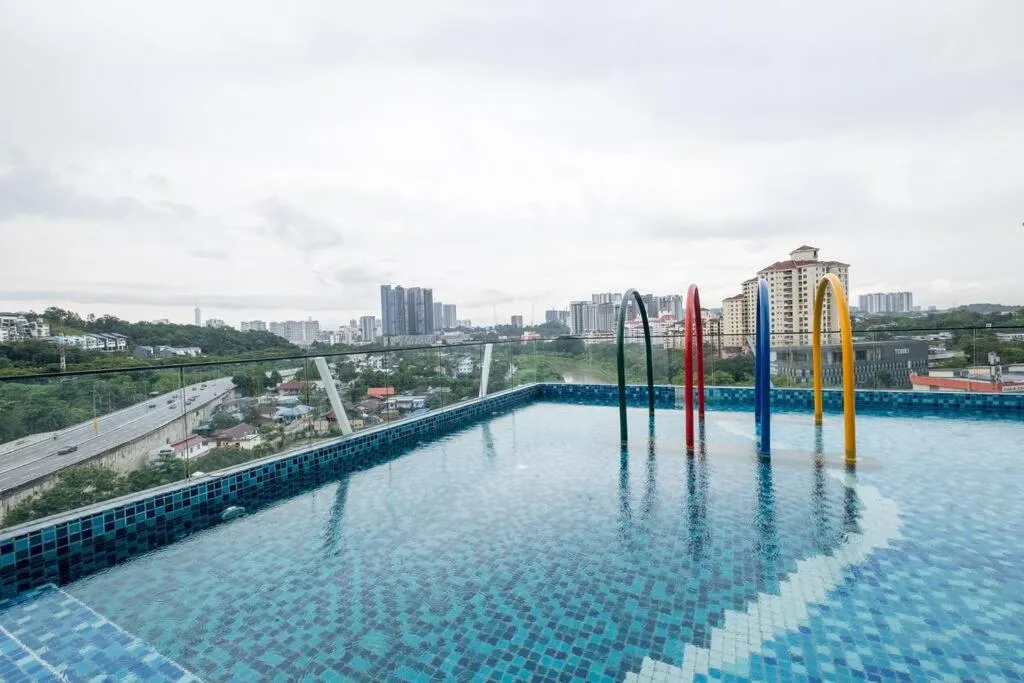 Swimming pool in Blissful Cottage@FeelHome/2BR,7pax,MRT 中文房东