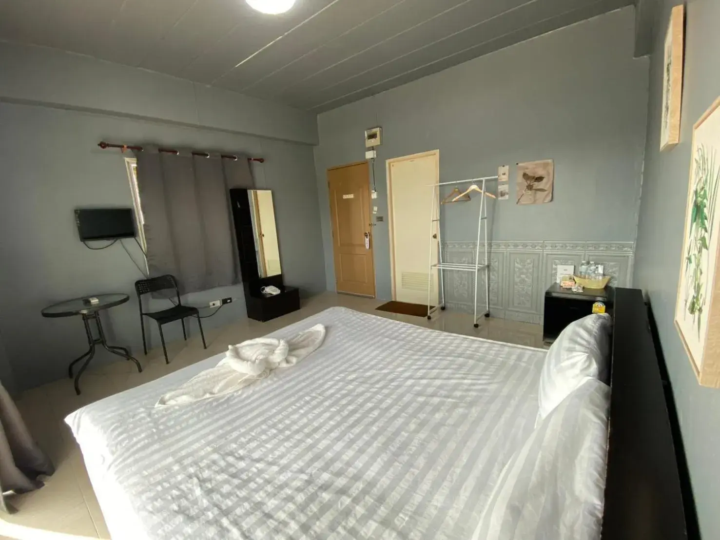 Bedroom, Bed in Grand Bangsaen Hotel Bedroom, Bed in Grand Bangsaen Hotel