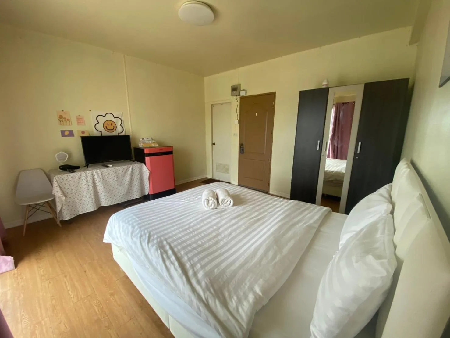 Bedroom, Bed in Grand Bangsaen Hotel