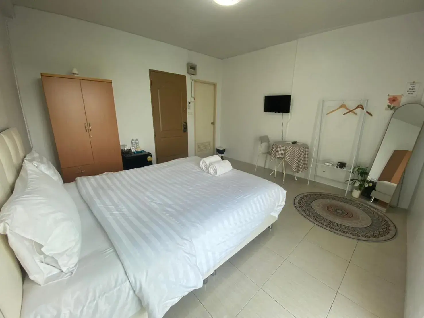 Bedroom, Bed in Grand Bangsaen Hotel Bedroom, Bed in Grand Bangsaen Hotel