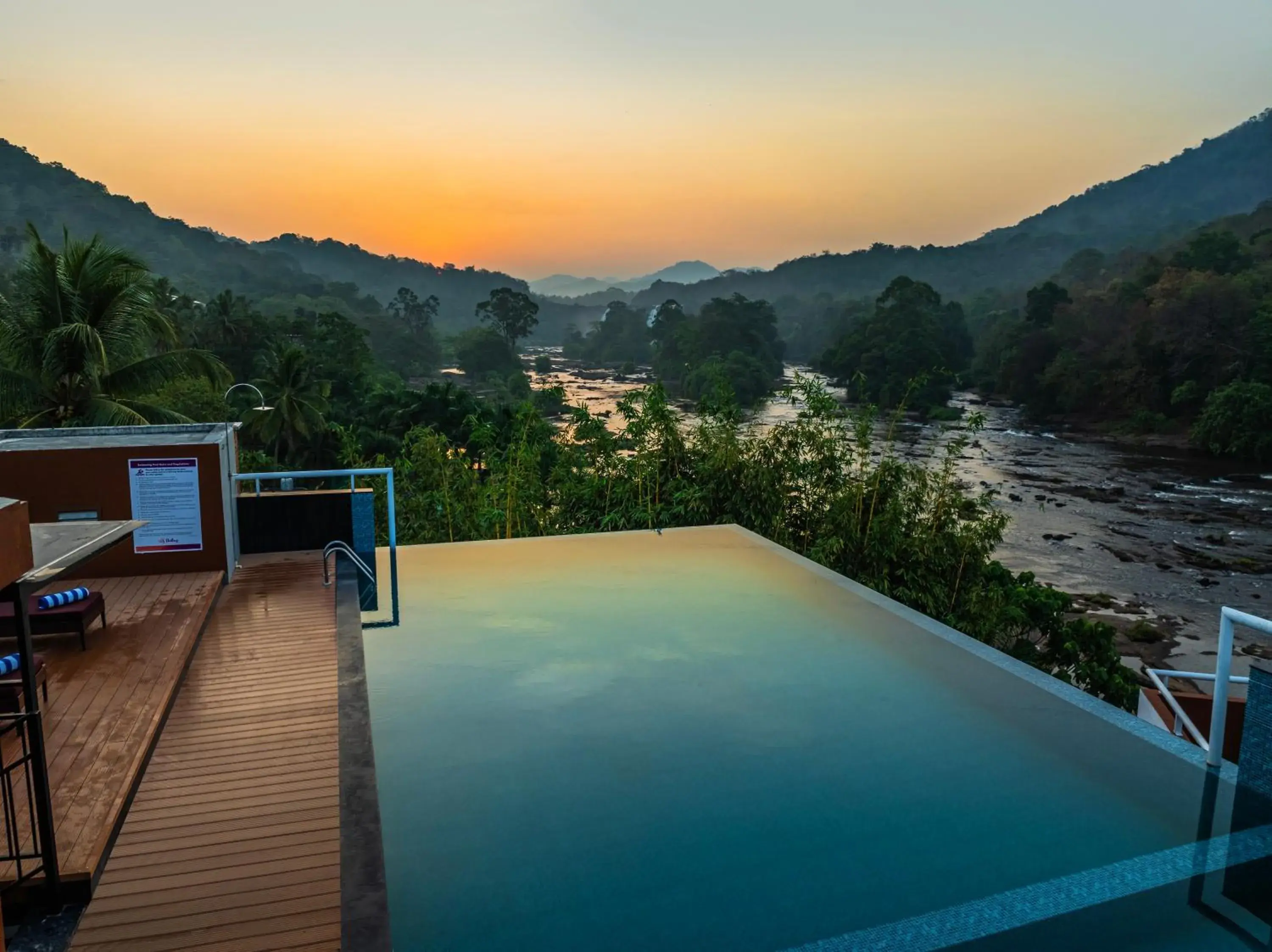 Swimming pool in Sterling Athirappilly Swimming pool in Sterling Athirappilly