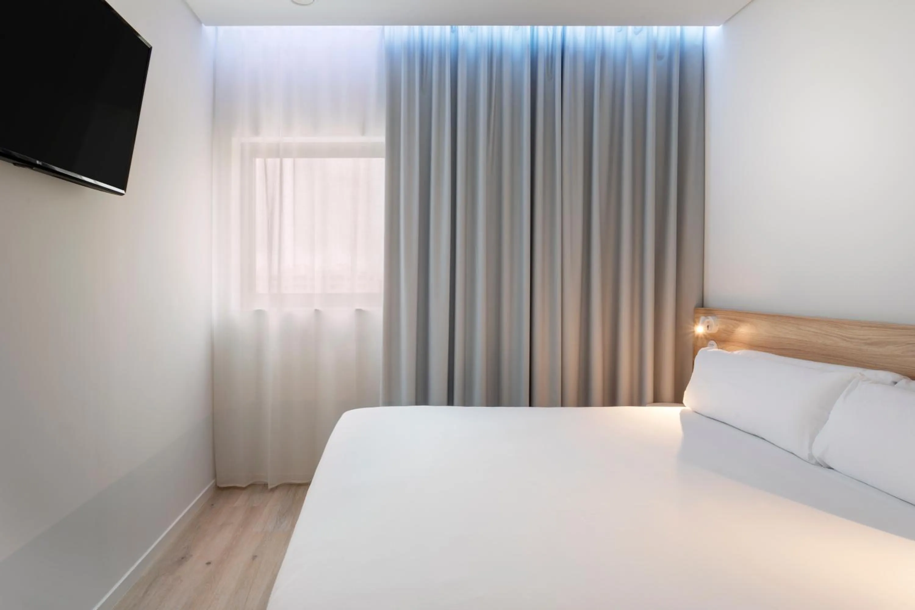 Bed in B&B HOTEL Olhão Algarve