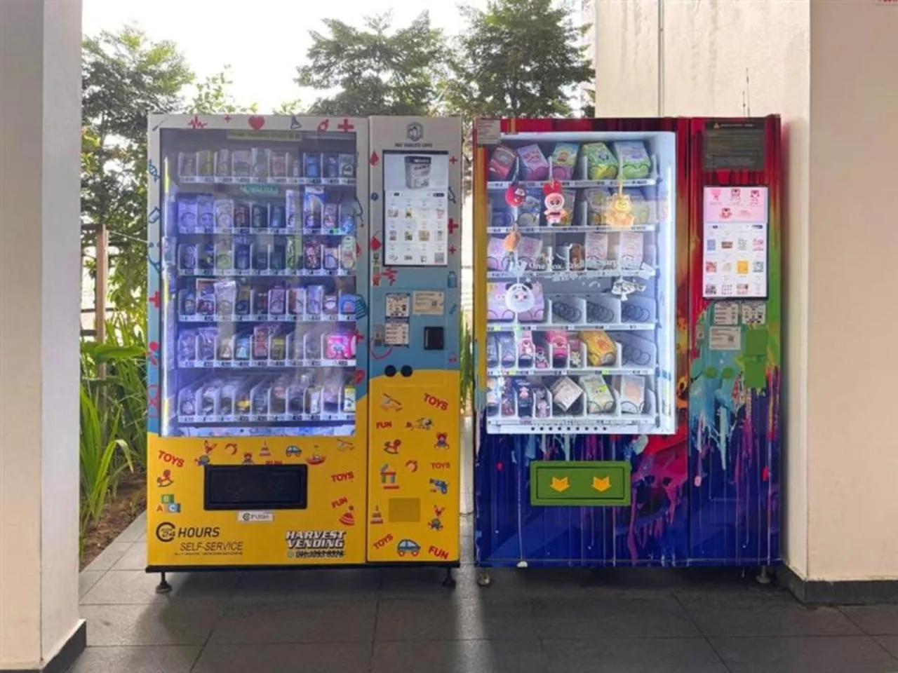 vending machine in Urban Suites, Classic Collection by Stellar ALV