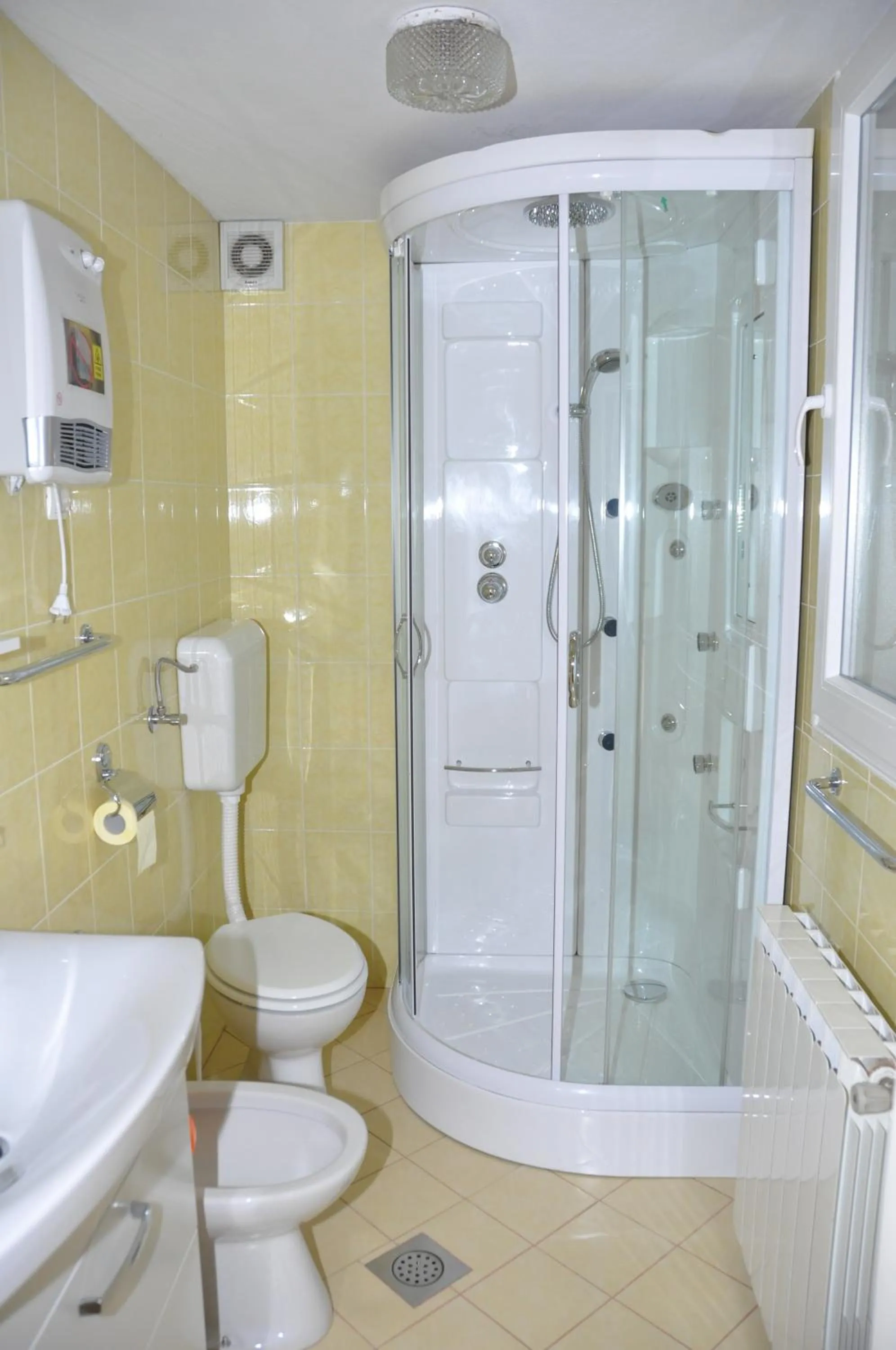 Shower in Apartment Maruška
