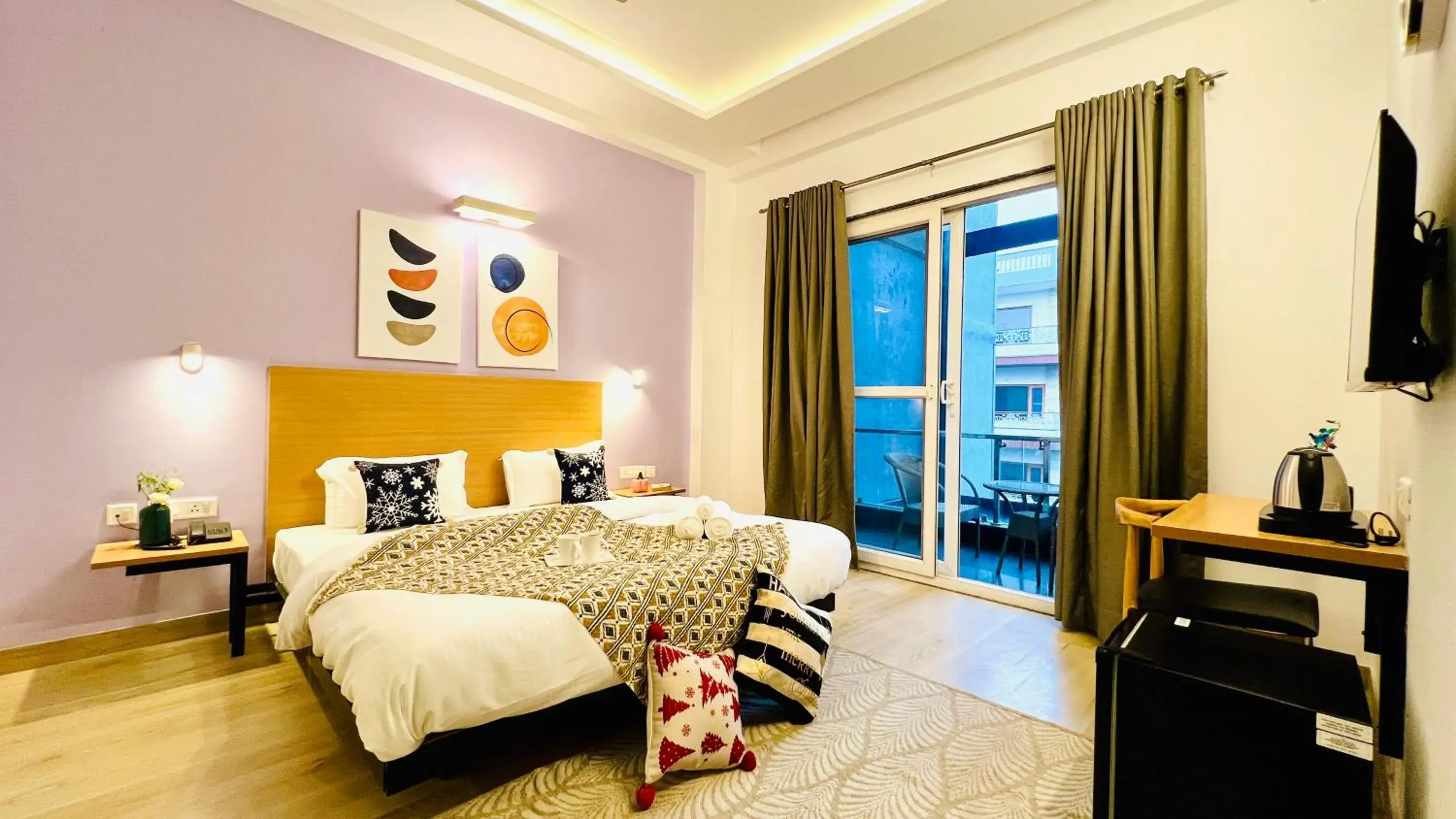 Superior King Room in ZEN Medicity - Boutique Hotel Gurgaon Superior King Room in ZEN Medicity - Boutique Hotel Gurgaon