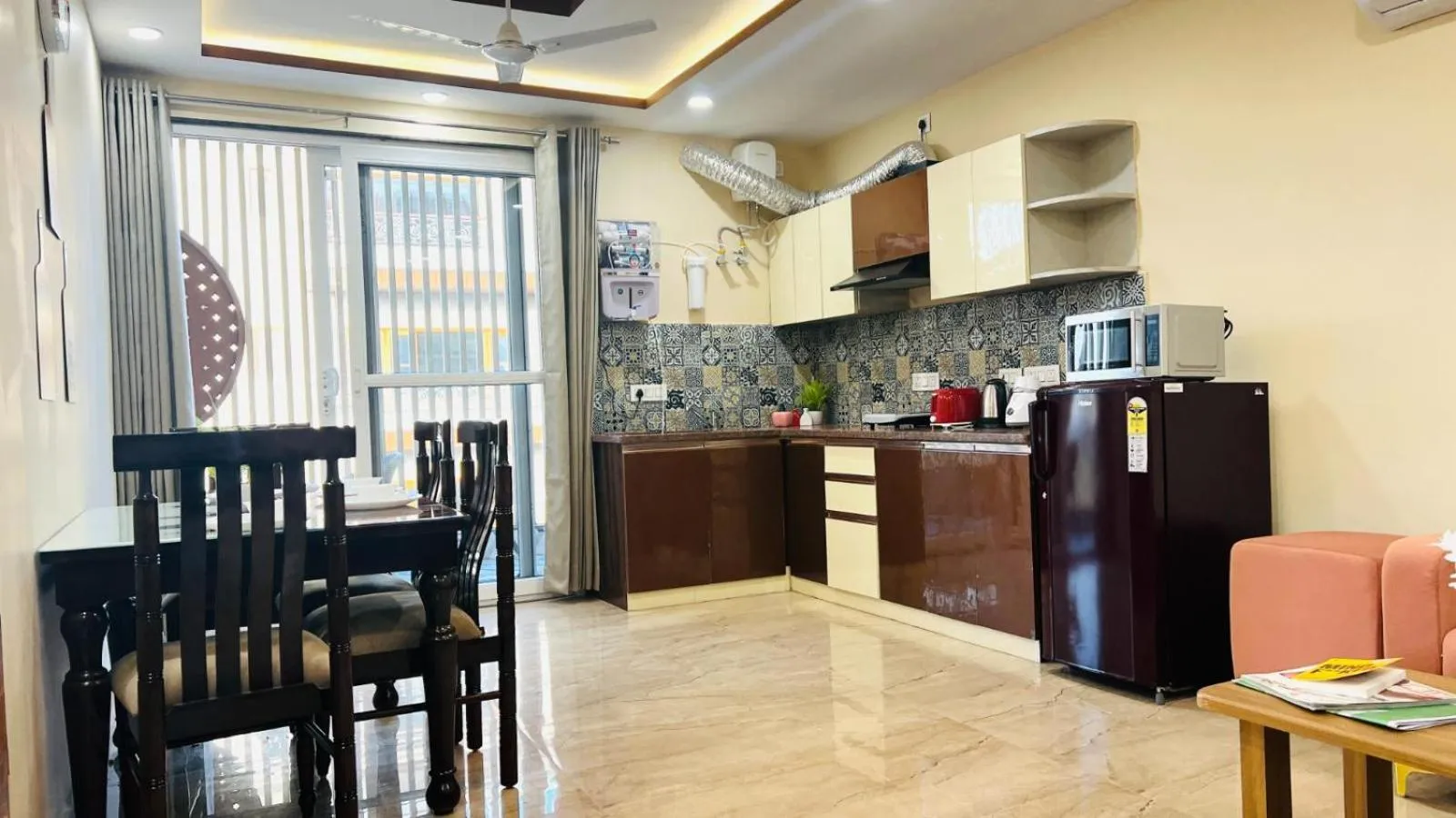 Kitchen or kitchenette in ZEN Medicity - Hotel & Serviced Apartments Gurgaon