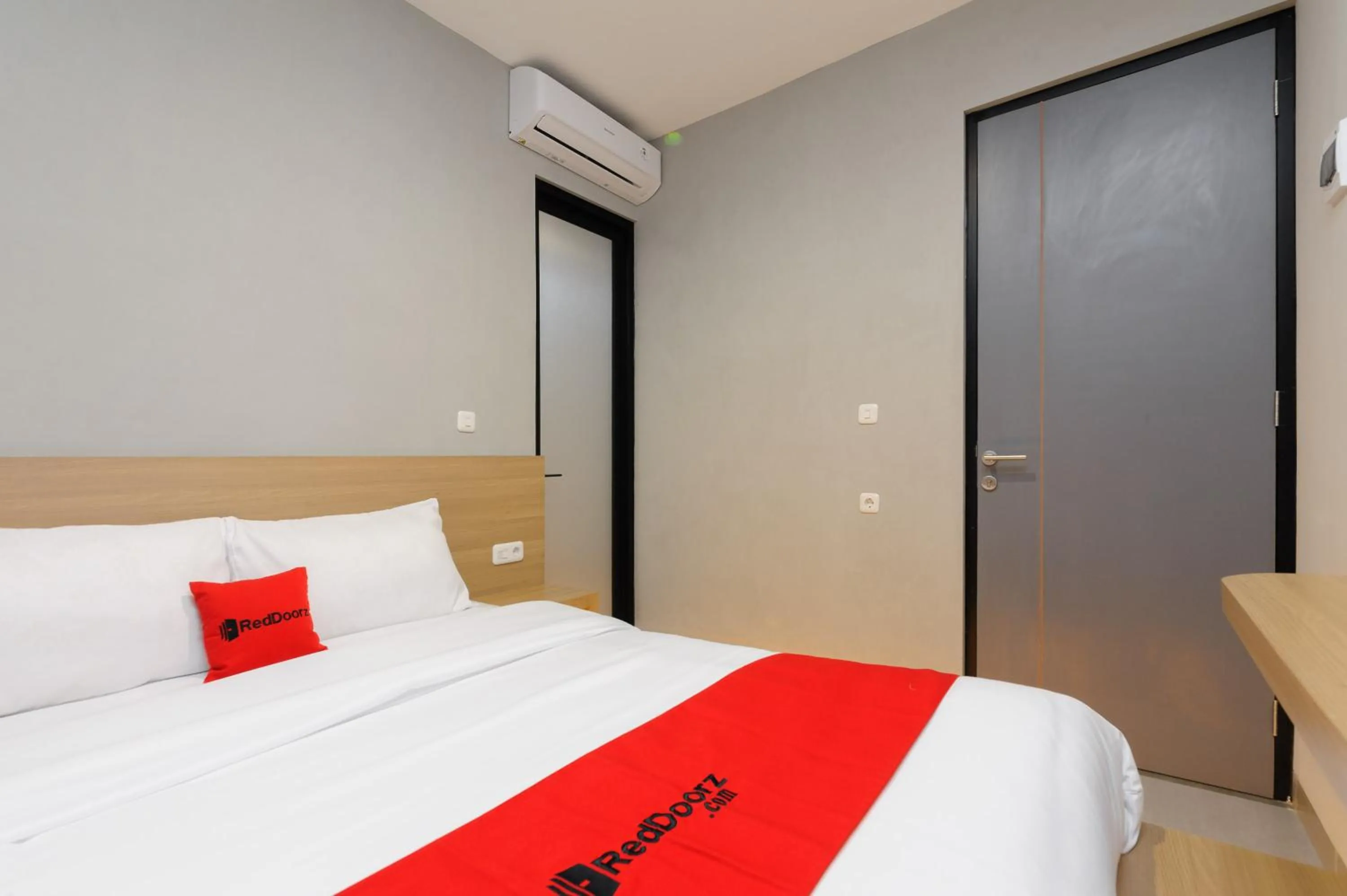 RedDoorz Plus @ Kedaton Lampung