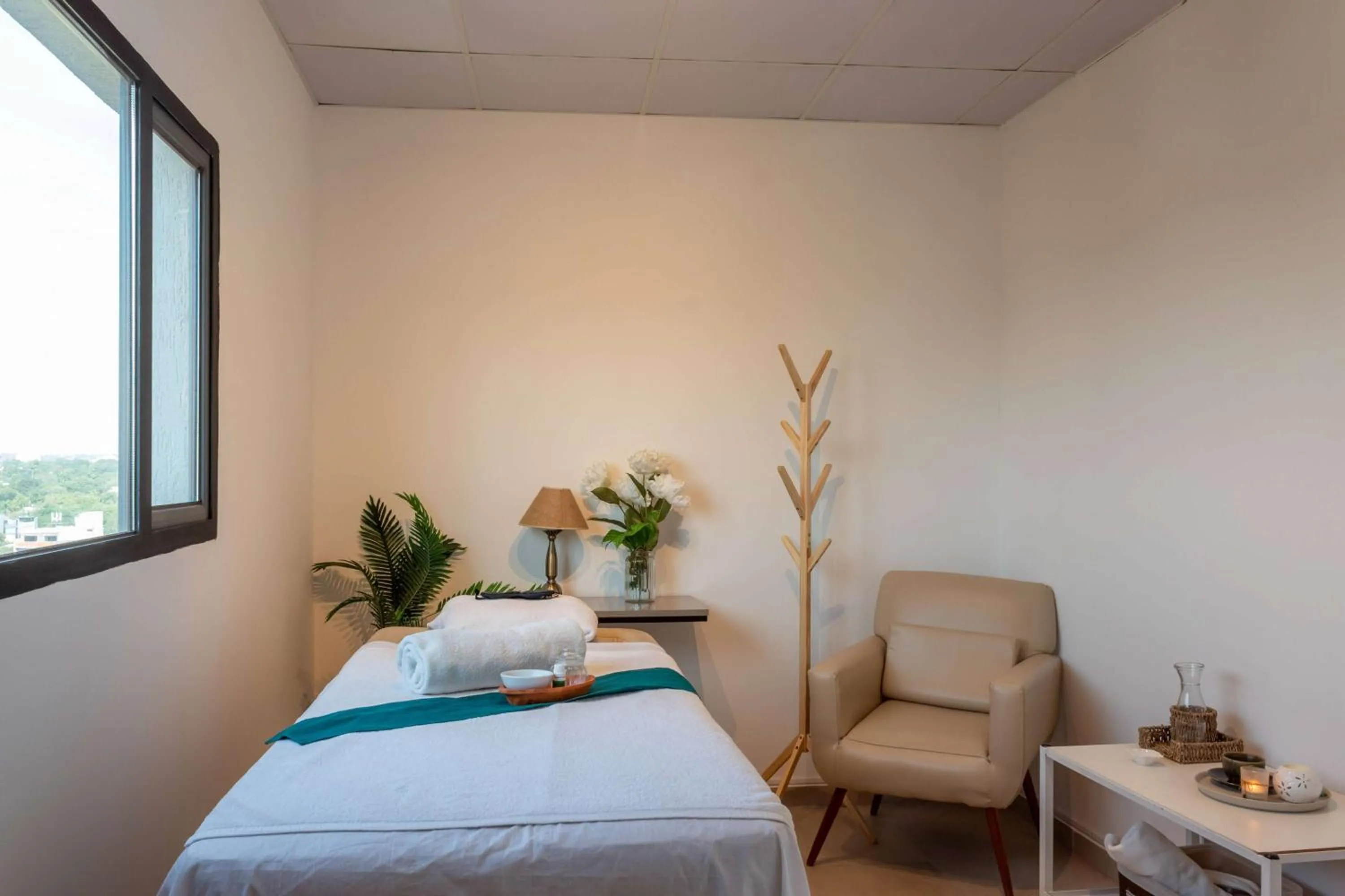 Photo of the whole room, Bed in Tryp by Wyndham Asuncion