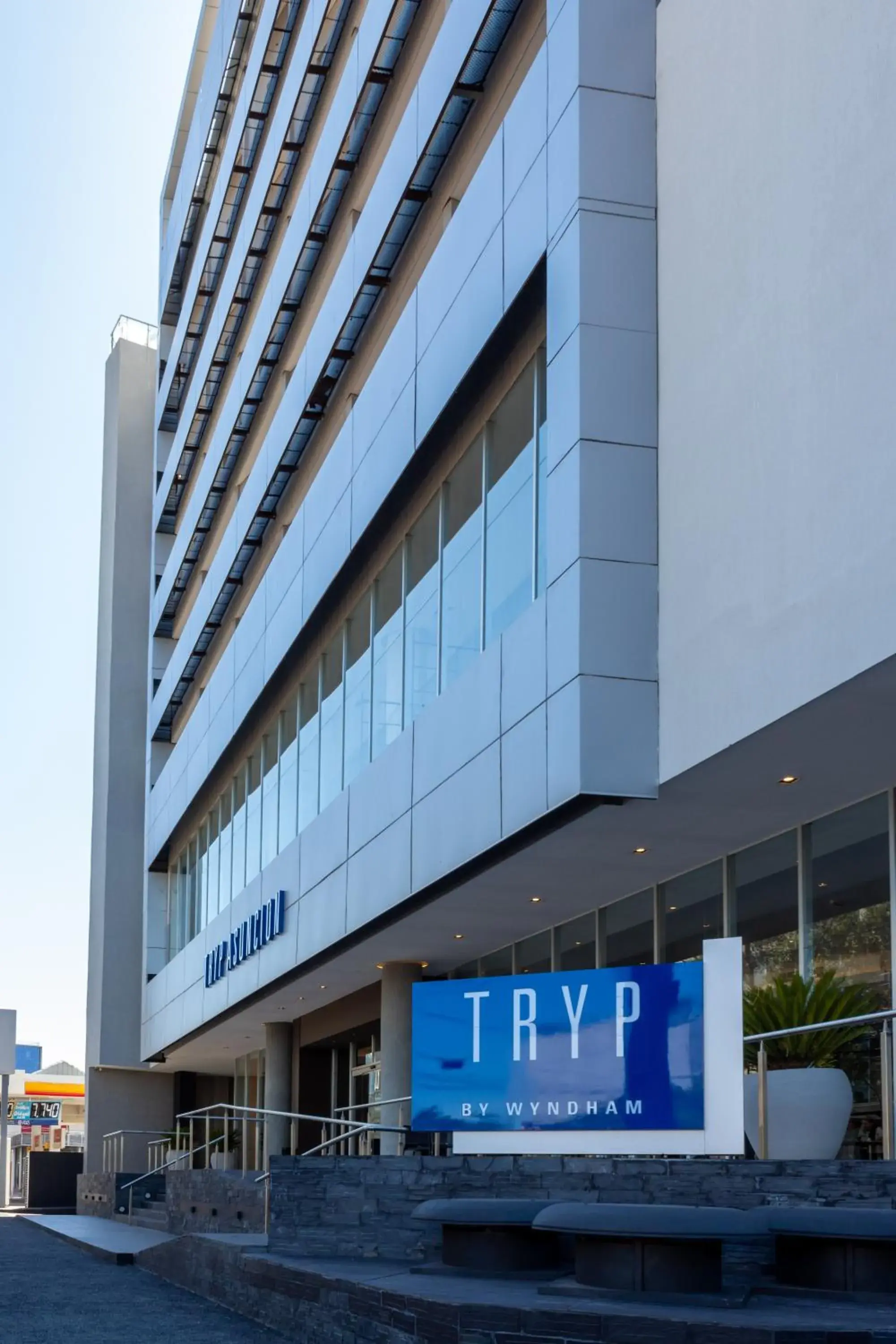 Property building in Tryp by Wyndham Asuncion Property building in Tryp by Wyndham Asuncion