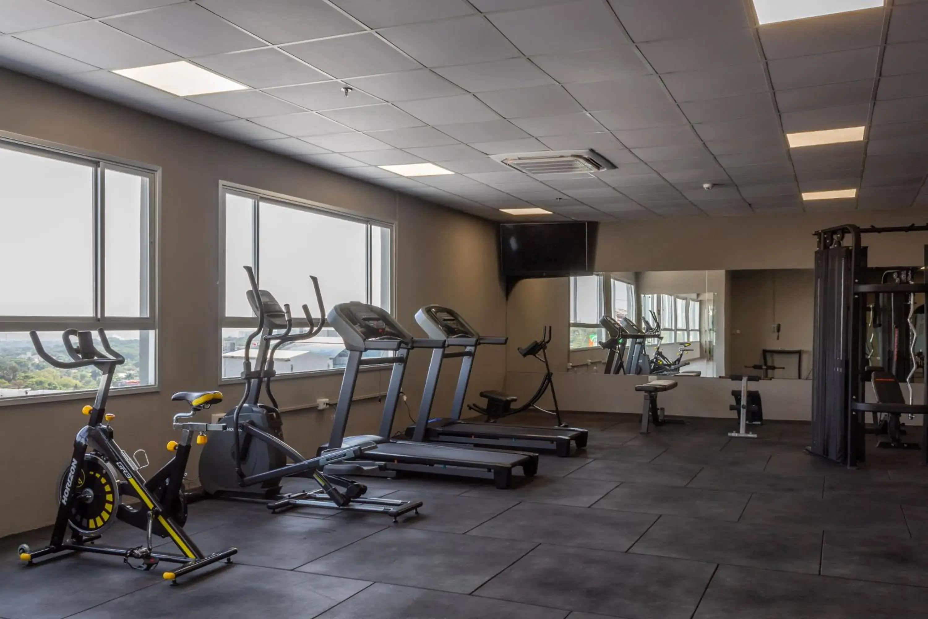 Fitness centre/facilities in Tryp by Wyndham Asuncion Fitness centre/facilities in Tryp by Wyndham Asuncion