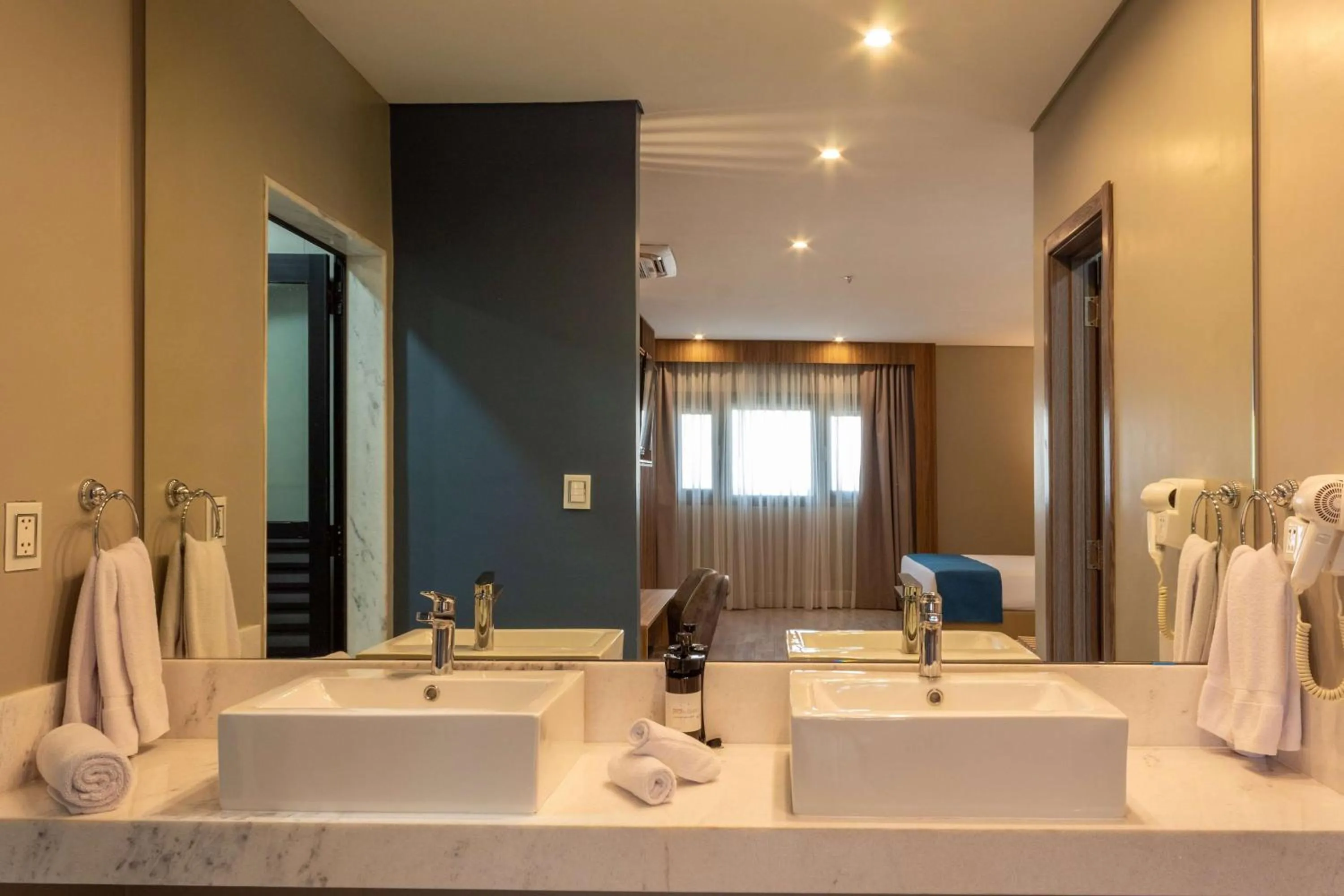 Photo of the whole room in Tryp by Wyndham Asuncion