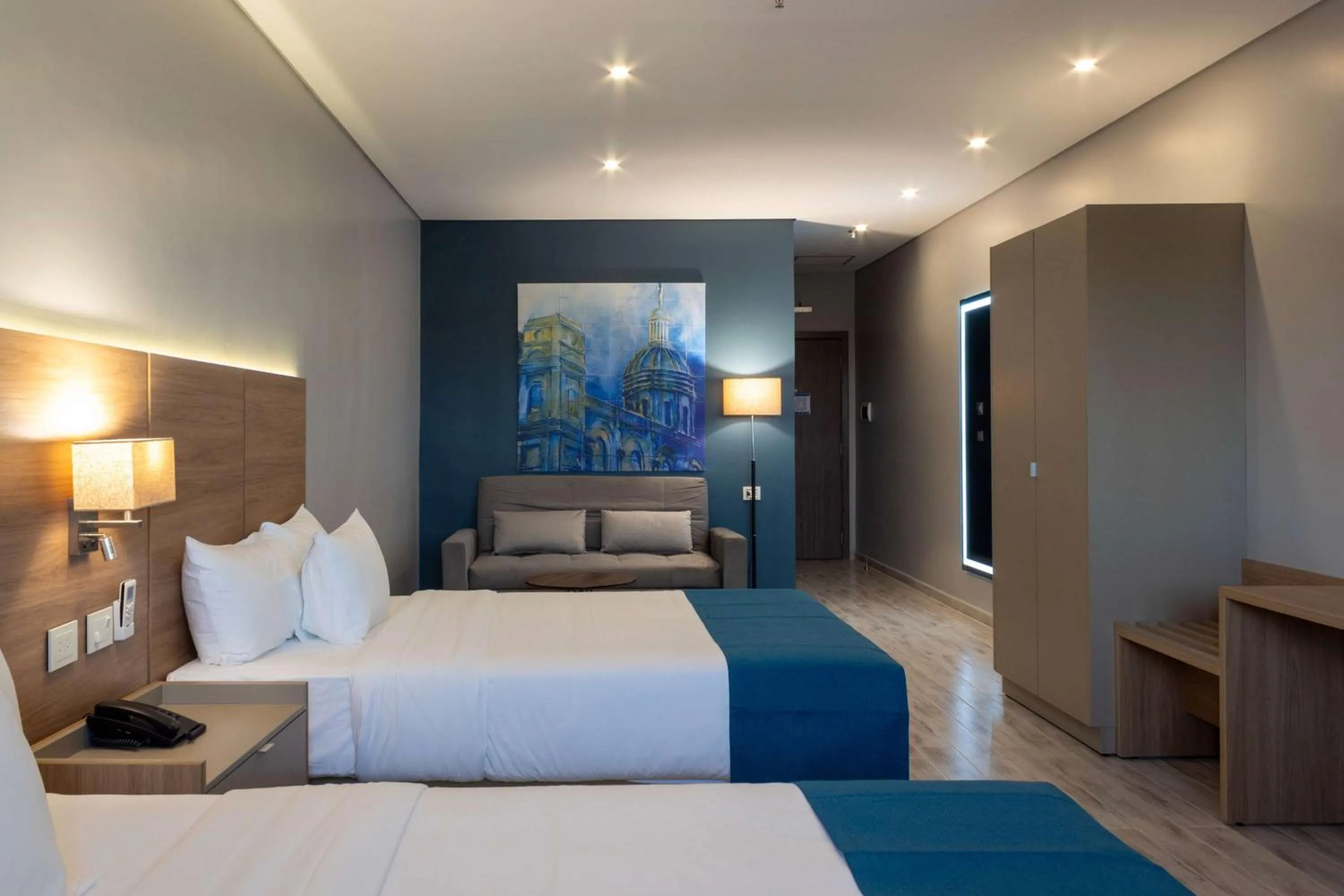 Photo of the whole room, Bed in Tryp by Wyndham Asuncion