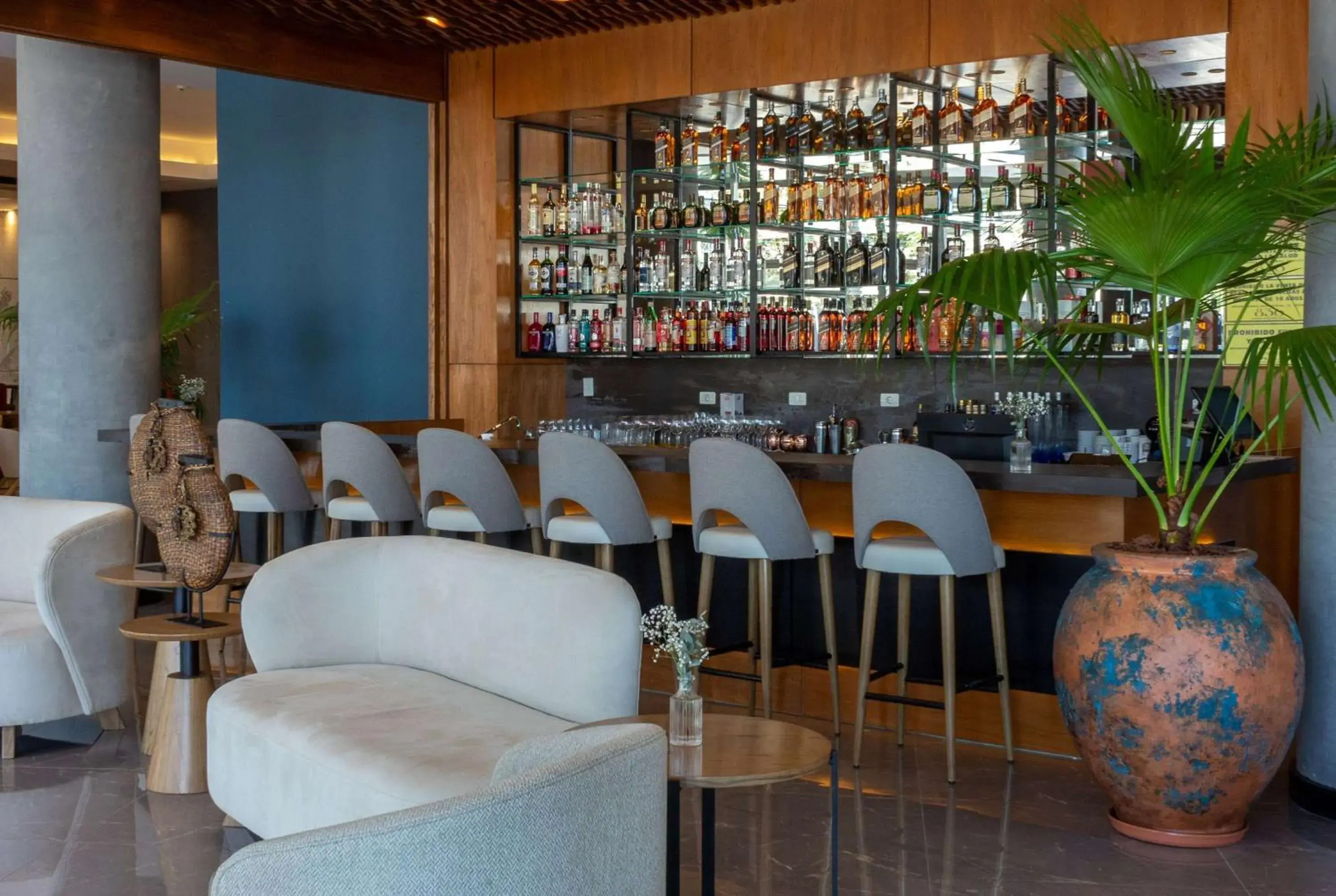 Restaurant/places to eat in Tryp by Wyndham Asuncion Restaurant/places to eat in Tryp by Wyndham Asuncion