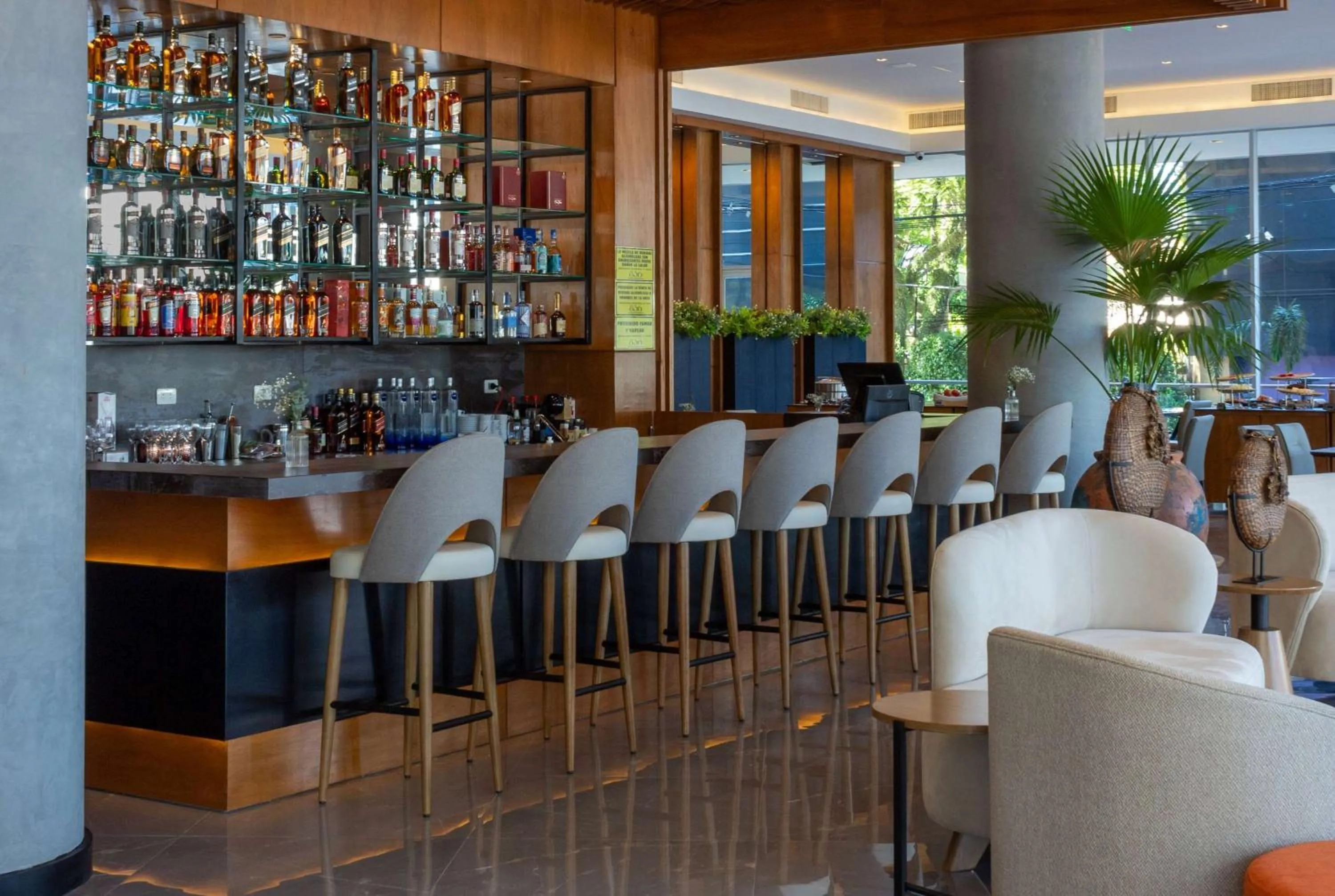 Lobby or reception in Tryp by Wyndham Asuncion