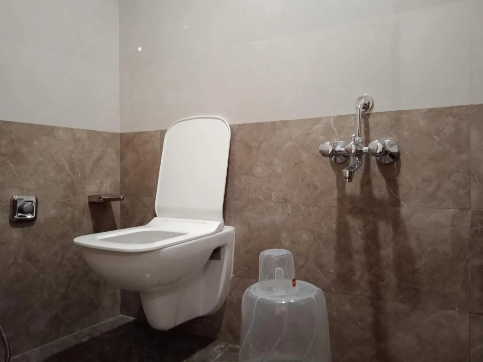 Toilet in Hotel Raheja Residency