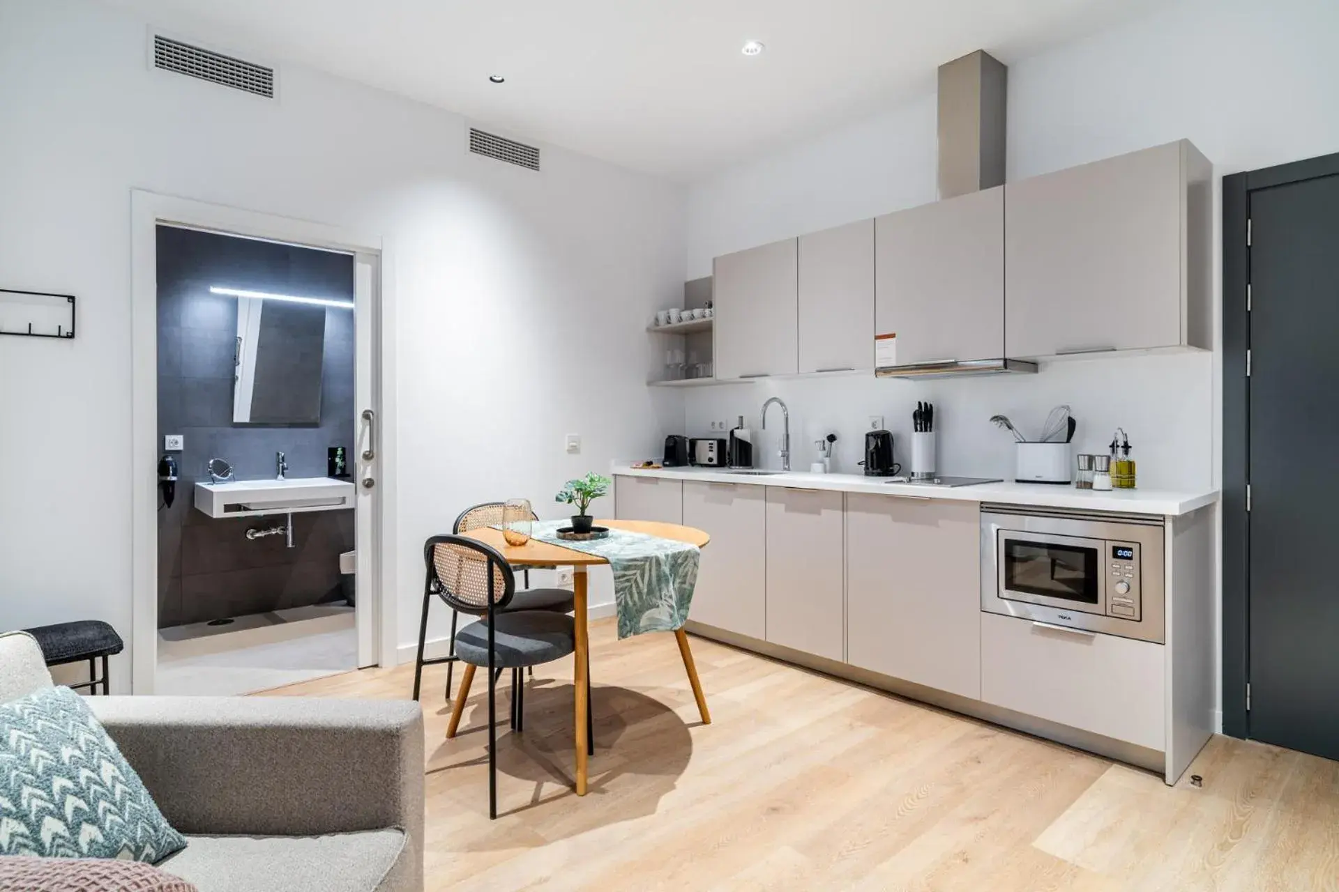 Limehome Sevilla Ronda de Capuchinos Limehome Sevilla Ronda de Capuchinos