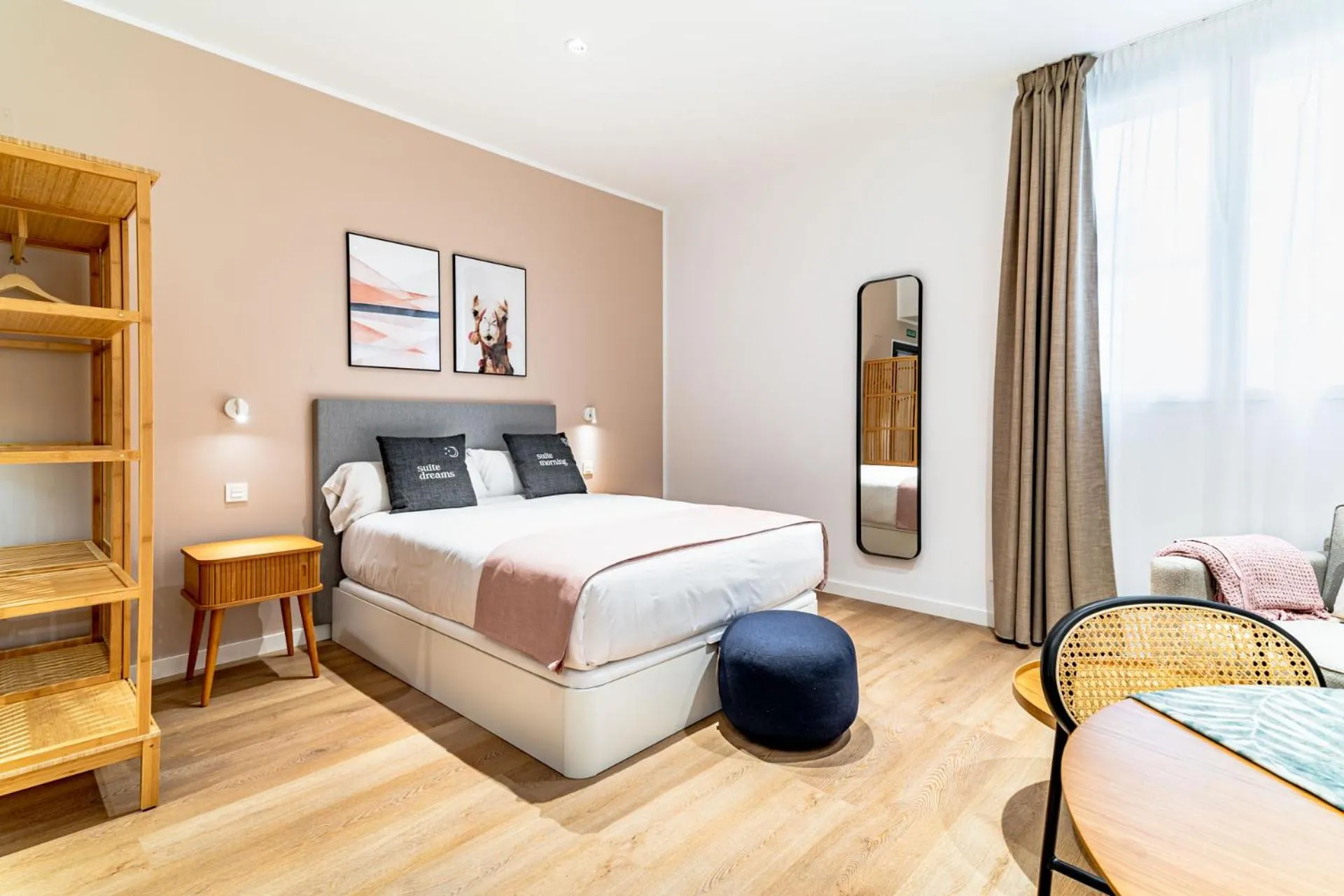 Bed in Limehome Sevilla Ronda de Capuchinos