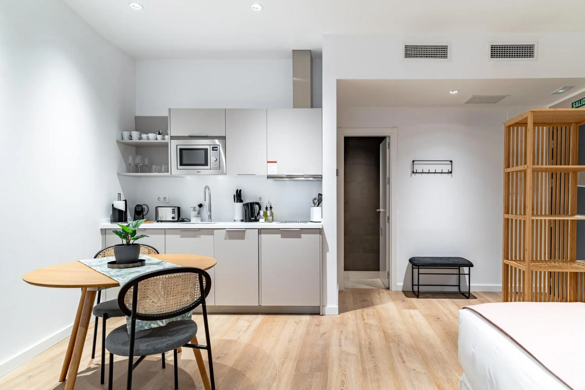 Coffee/tea facilities in Limehome Sevilla Ronda de Capuchinos