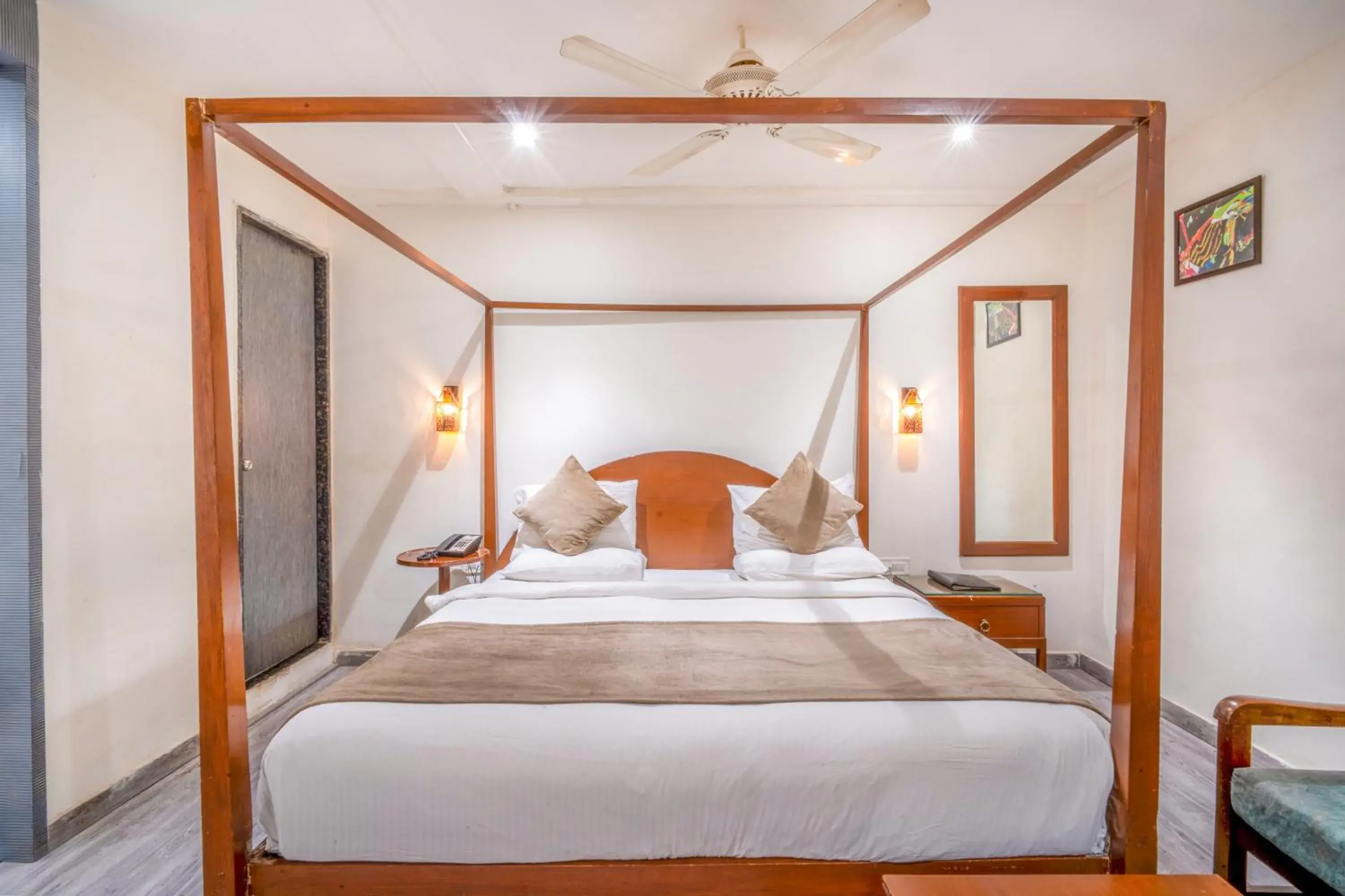 Bed in The White Seasons Bed in The White Seasons