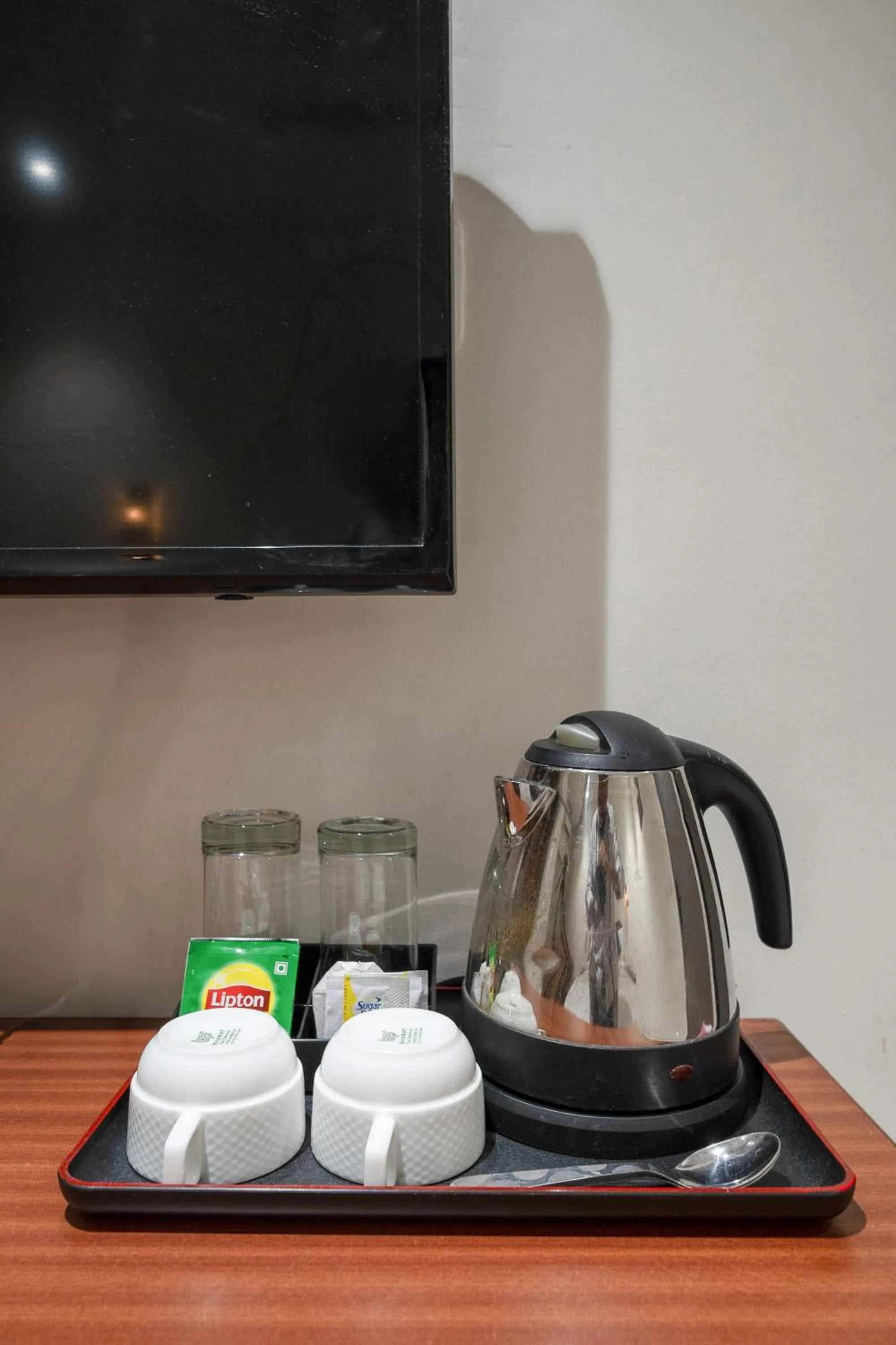 Coffee/tea facilities in The White Seasons