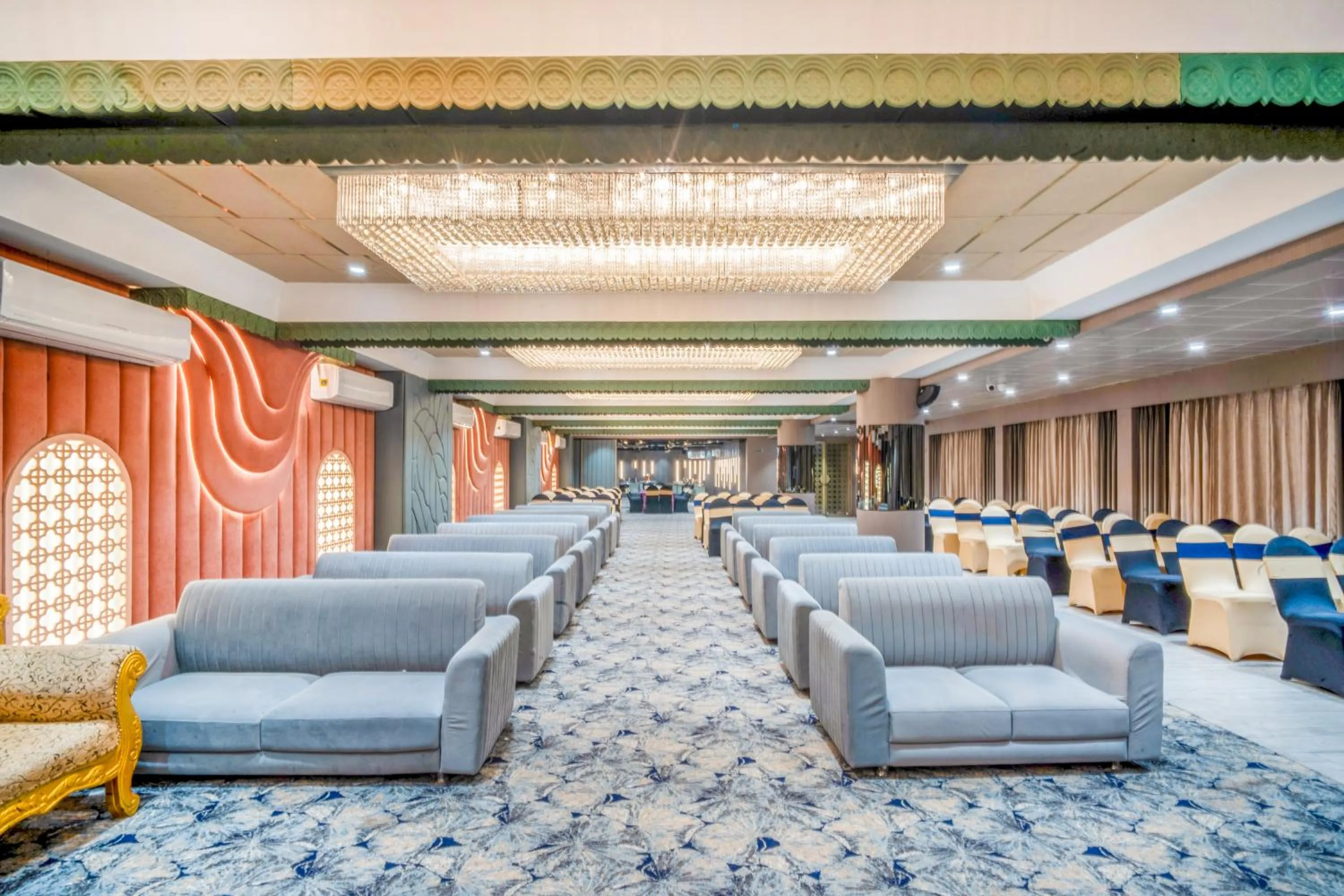 Banquet/Function facilities in The White Seasons