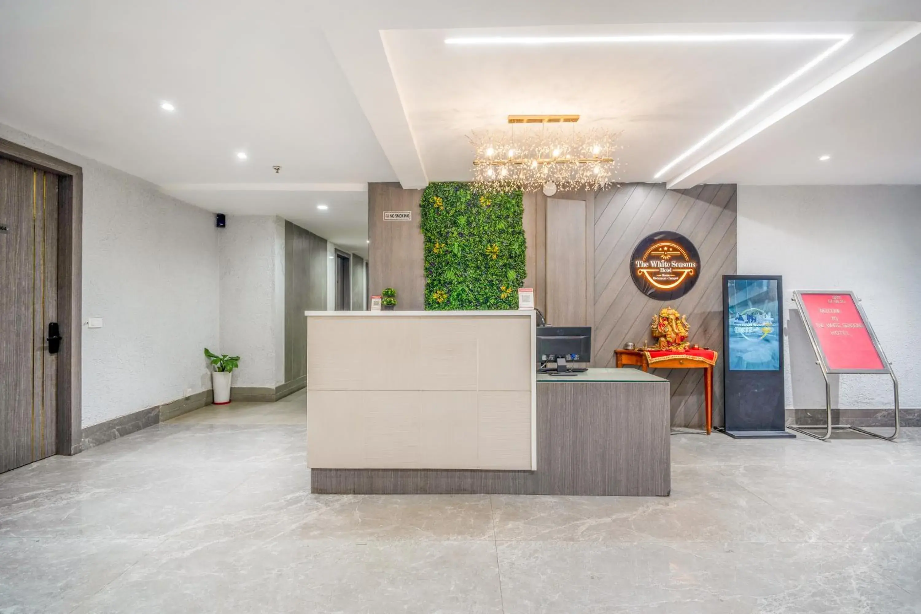 Lobby or reception in The White Seasons Lobby or reception in The White Seasons