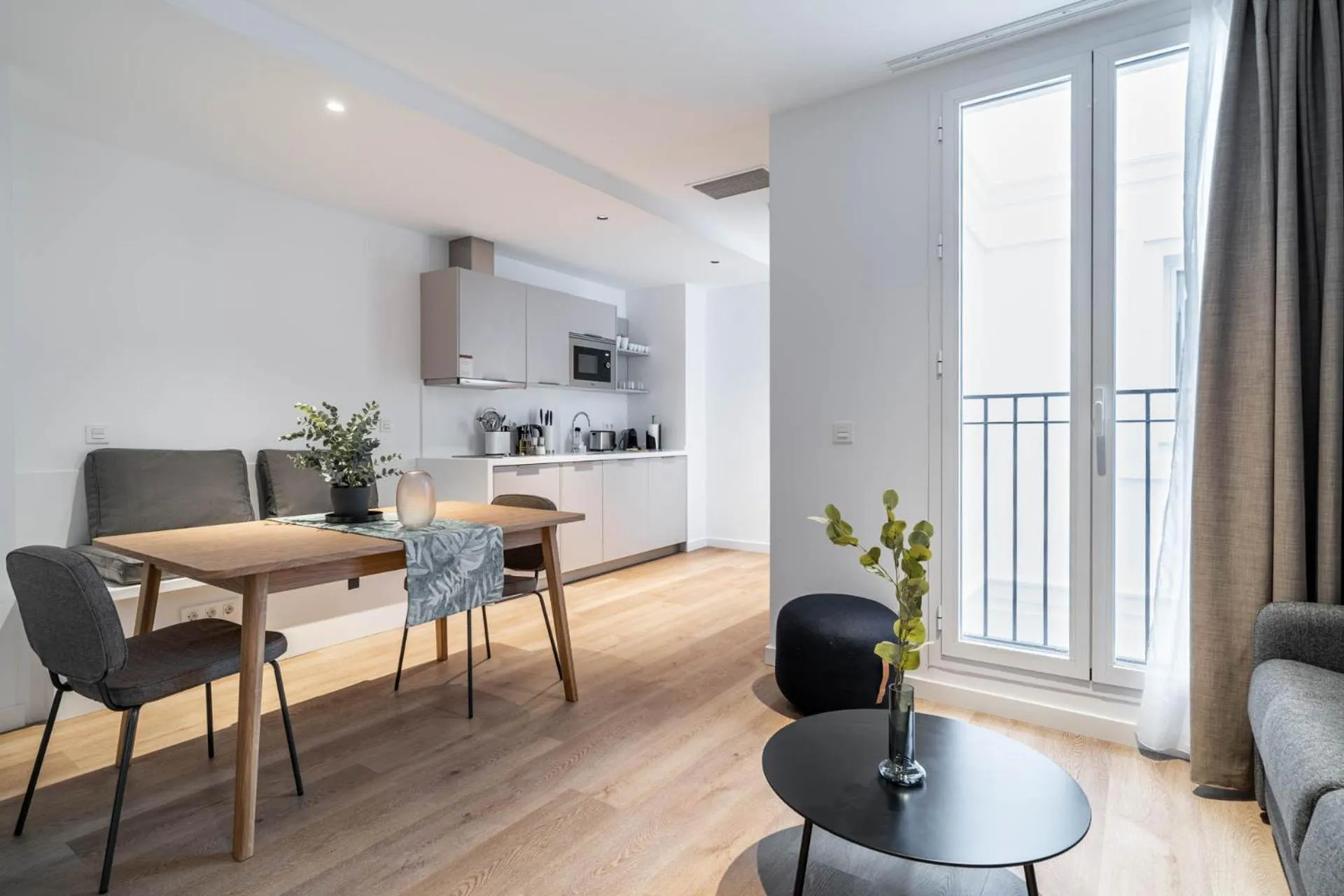 Kitchen or kitchenette in Limehome Sevilla Calle Granada