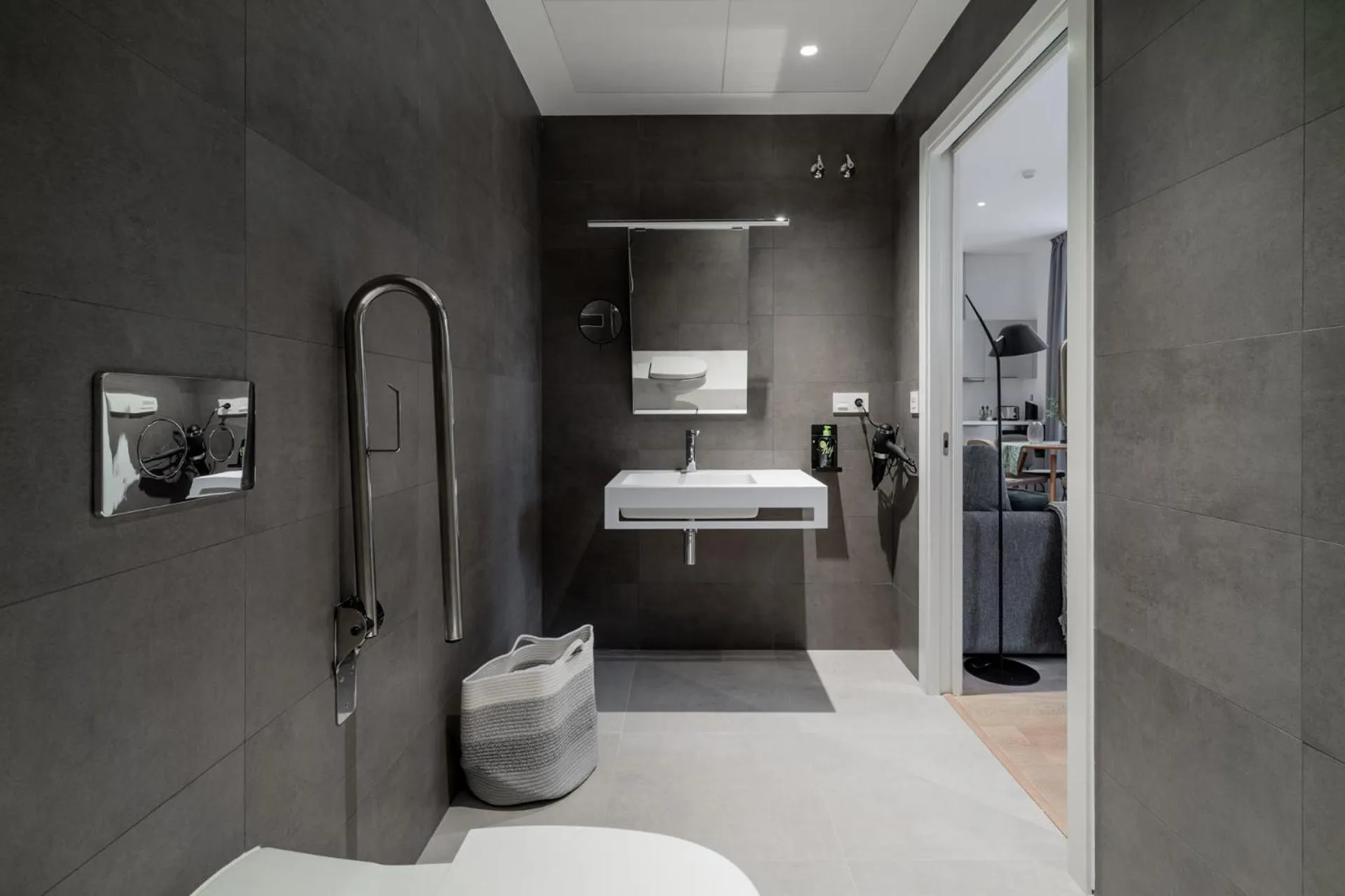 Shower in Limehome Sevilla Calle Granada