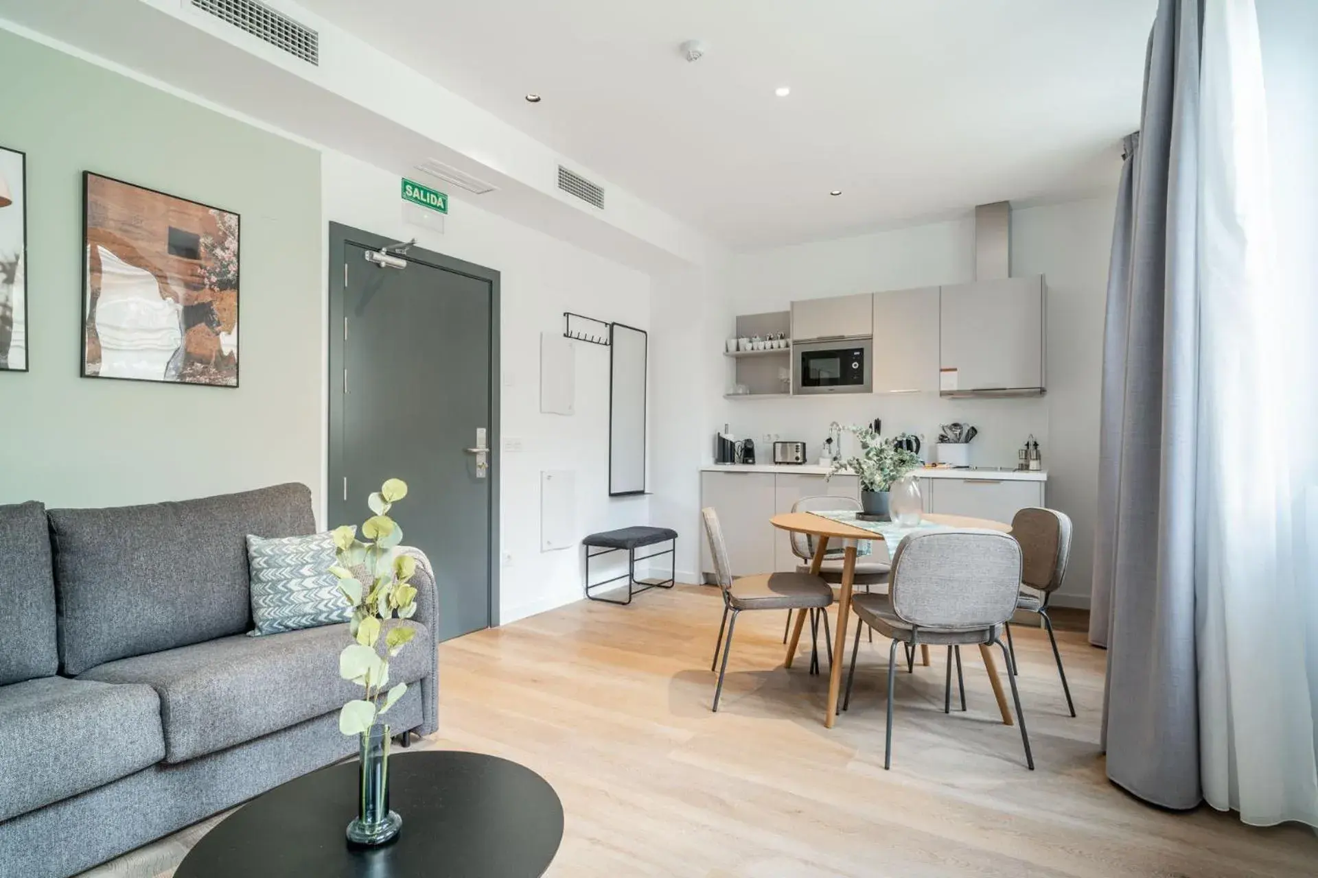 One-Bedroom Apartment in Limehome Sevilla Calle Granada One-Bedroom Apartment in Limehome Sevilla Calle Granada